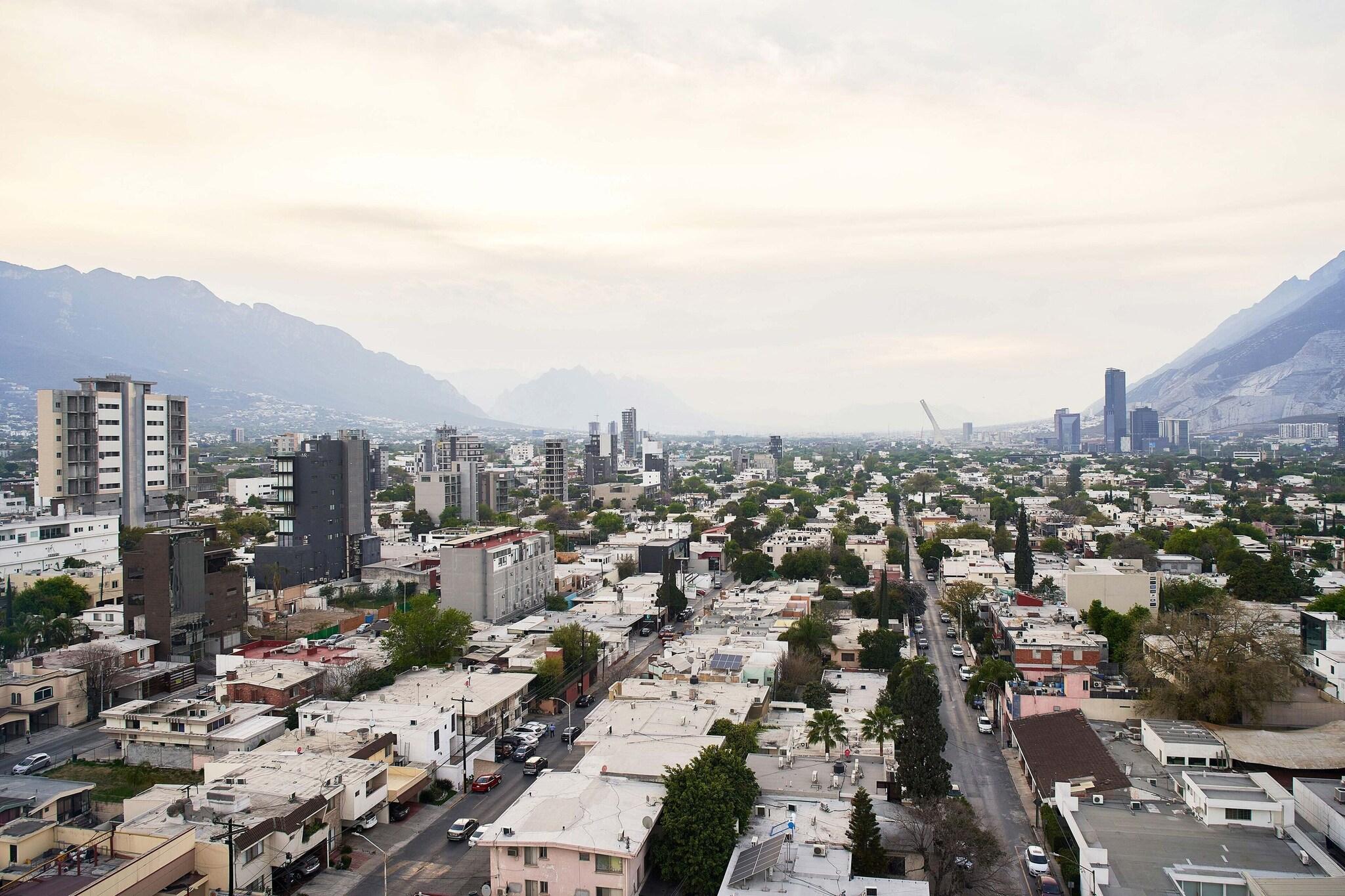 Suite Club City View