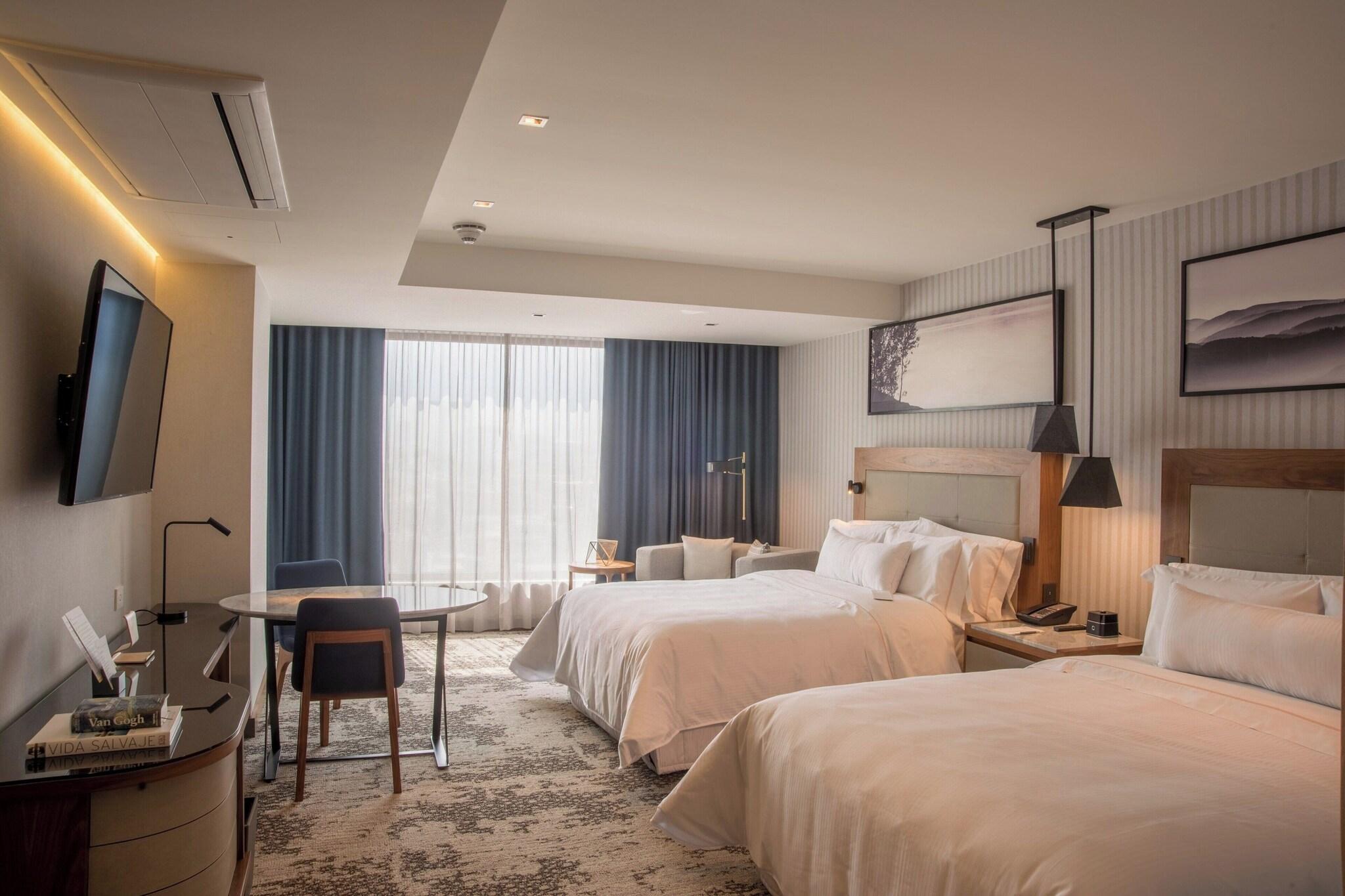 Double Deluxe King Bed