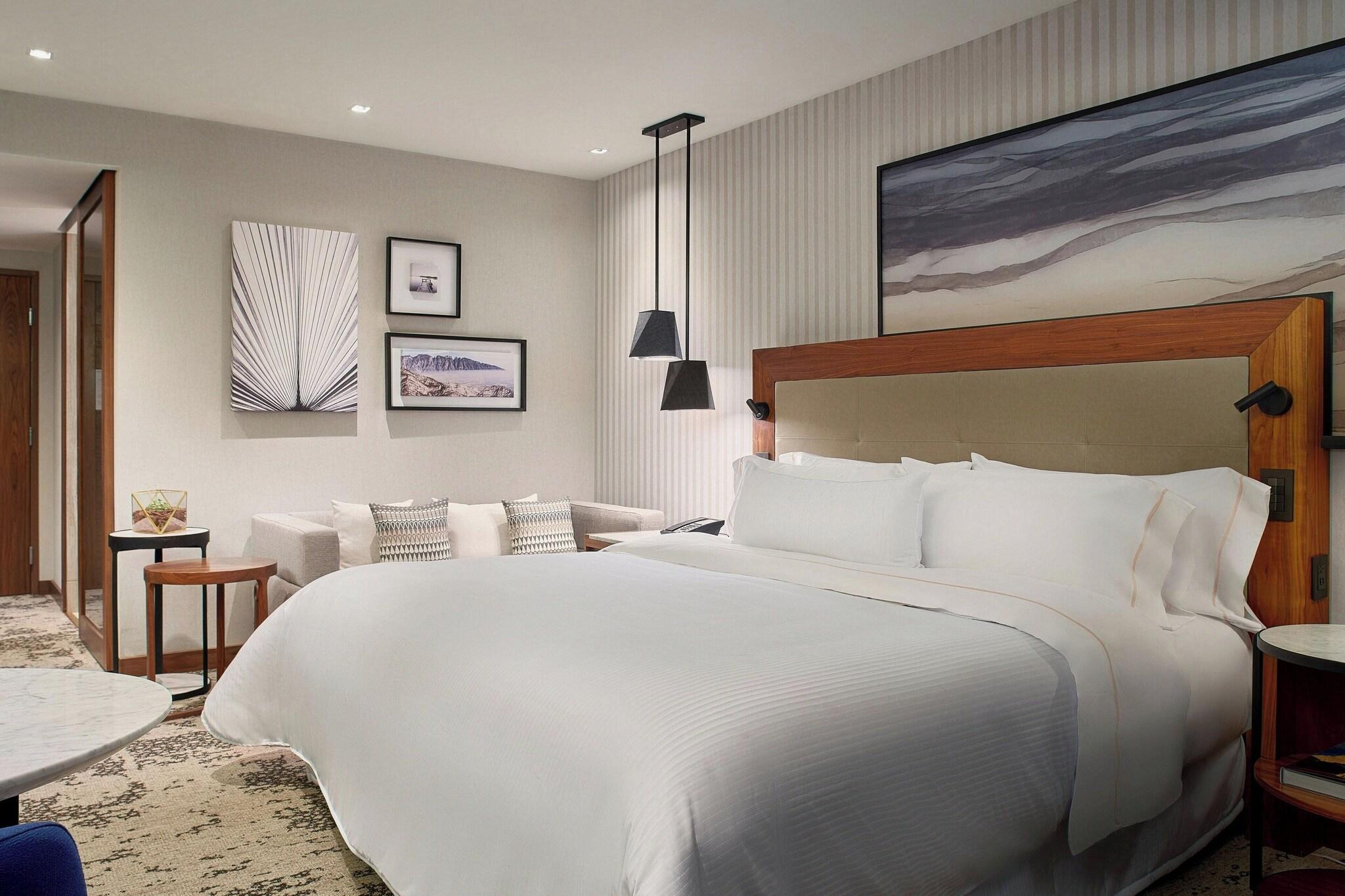 Double Deluxe King Bed