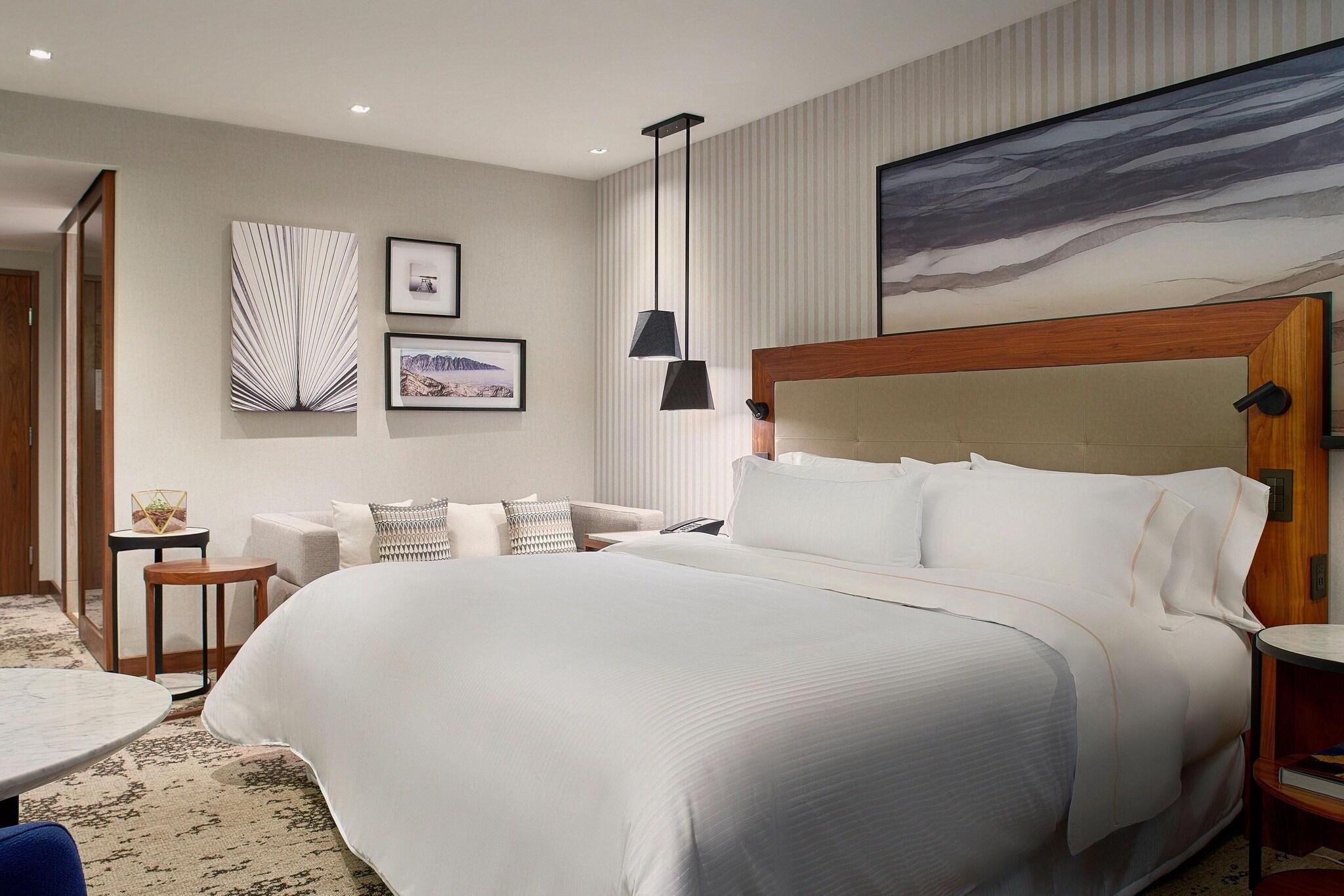 Double Deluxe King Bed