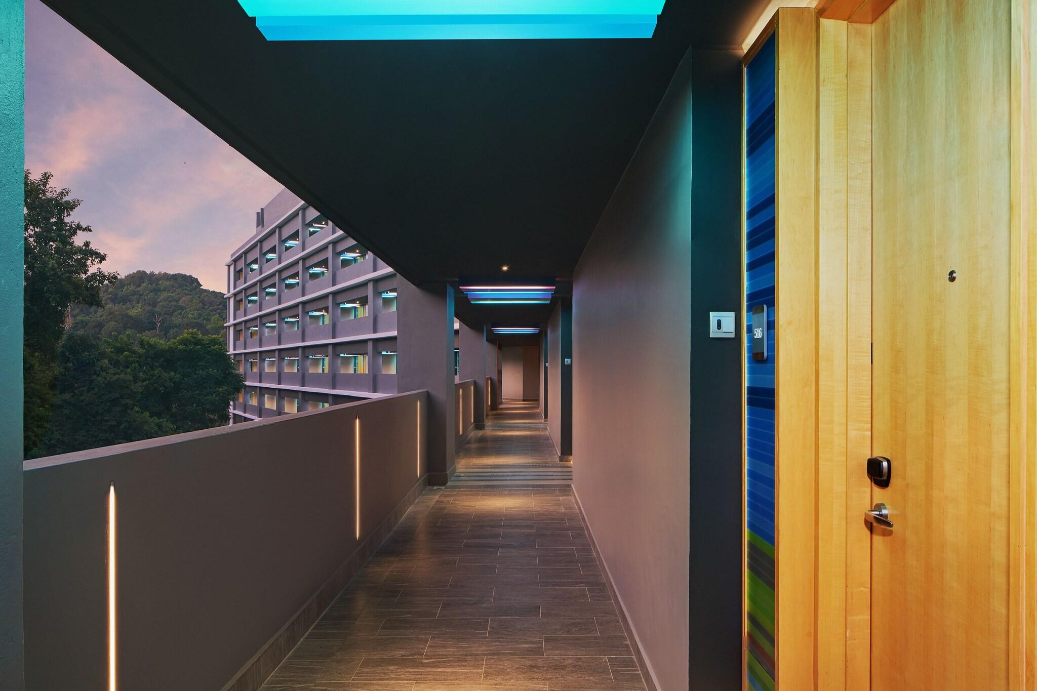 Twin Garden View with Balcony