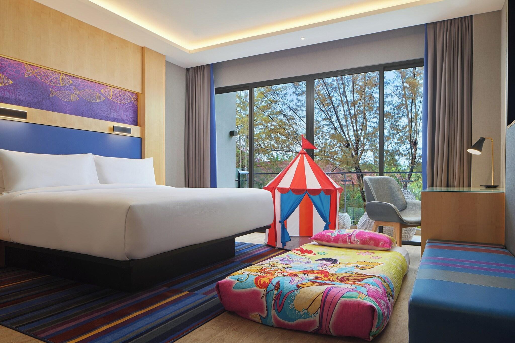 Double Garden View King Bed