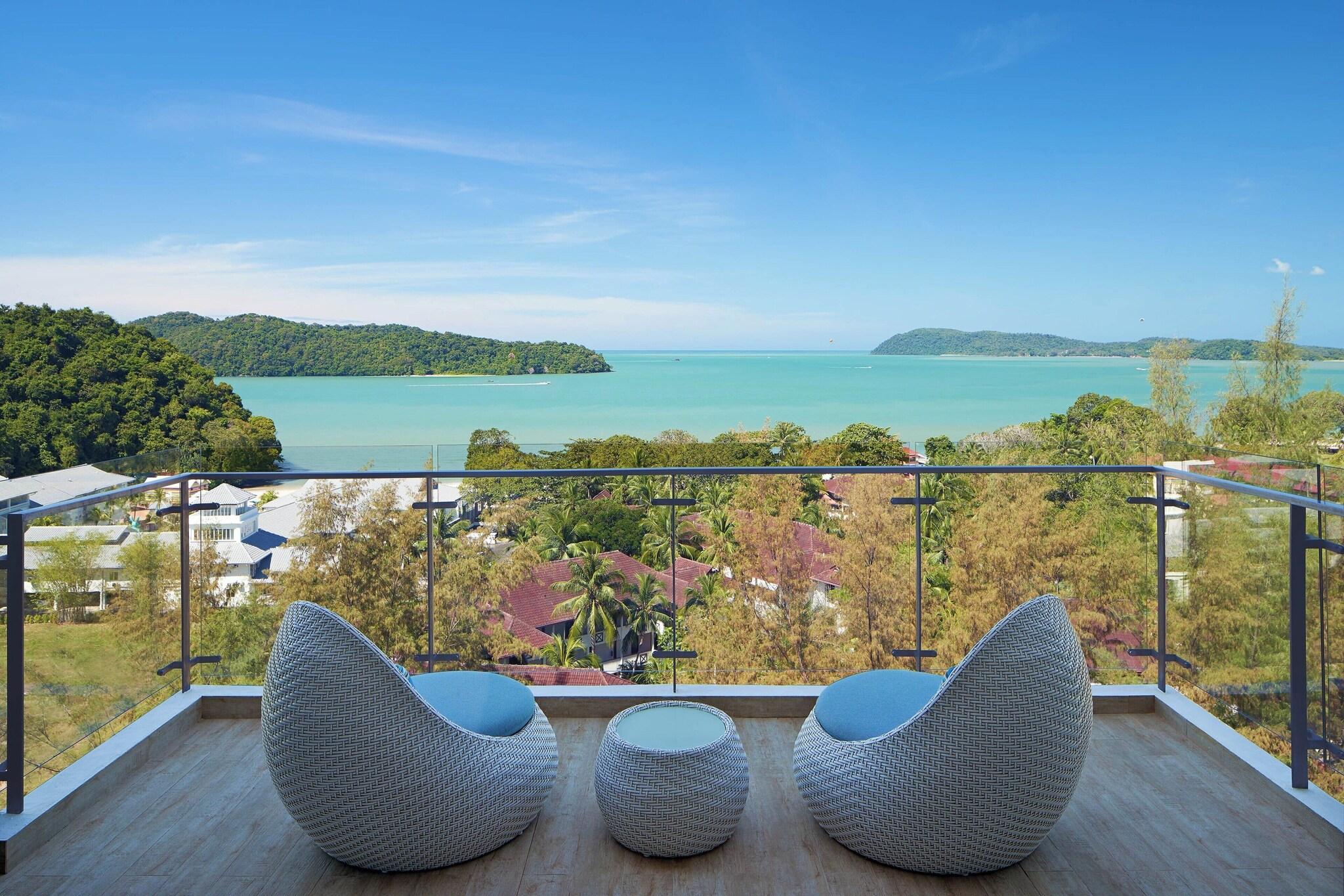 Twin Sea View with Balcony