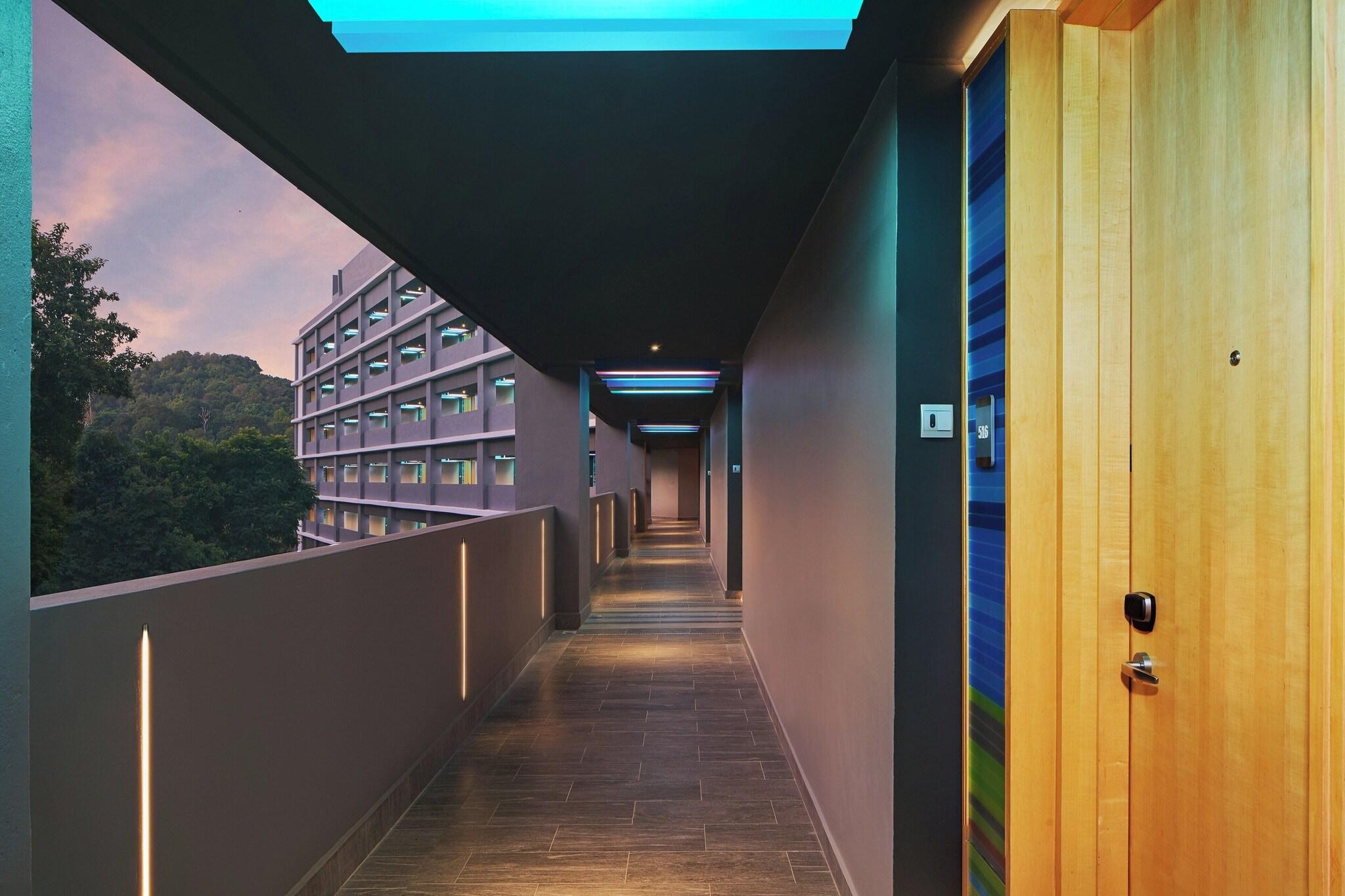 Twin Sea View with Balcony