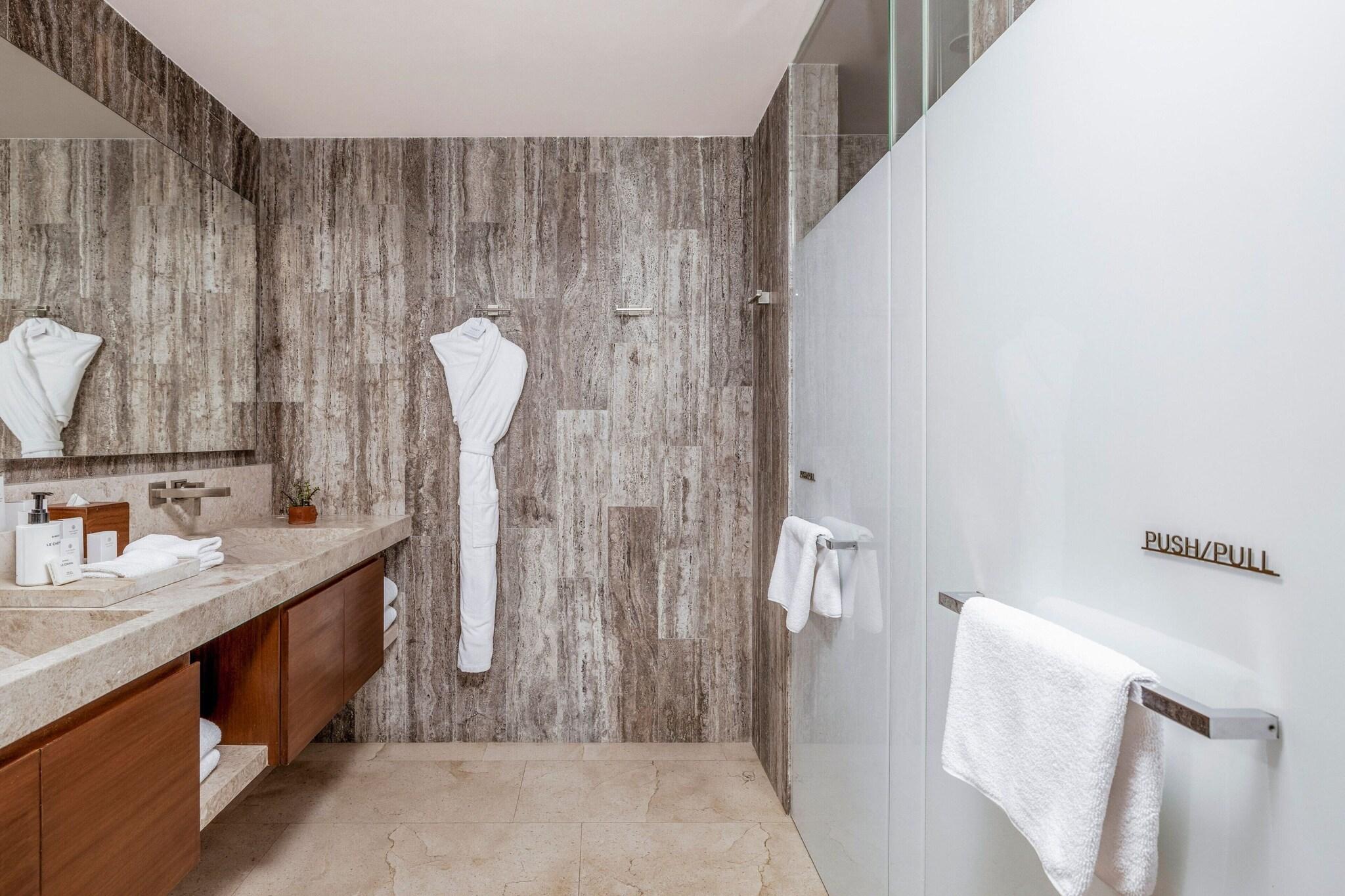 Suite Ocean View Three Bedrooms