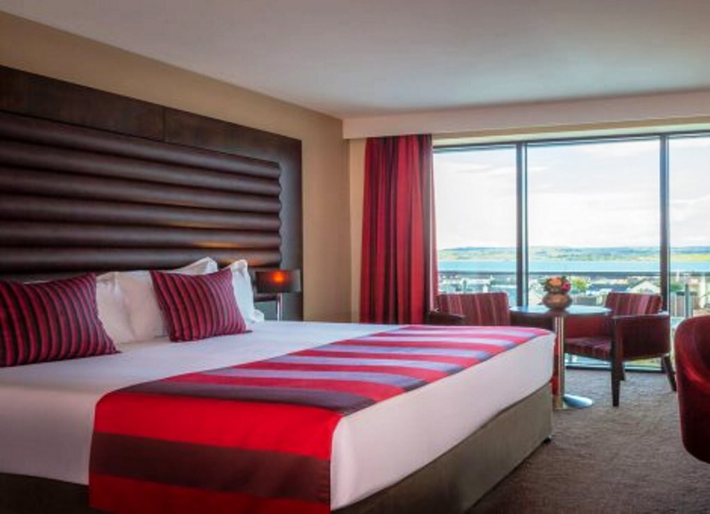 Double Deluxe Lake View