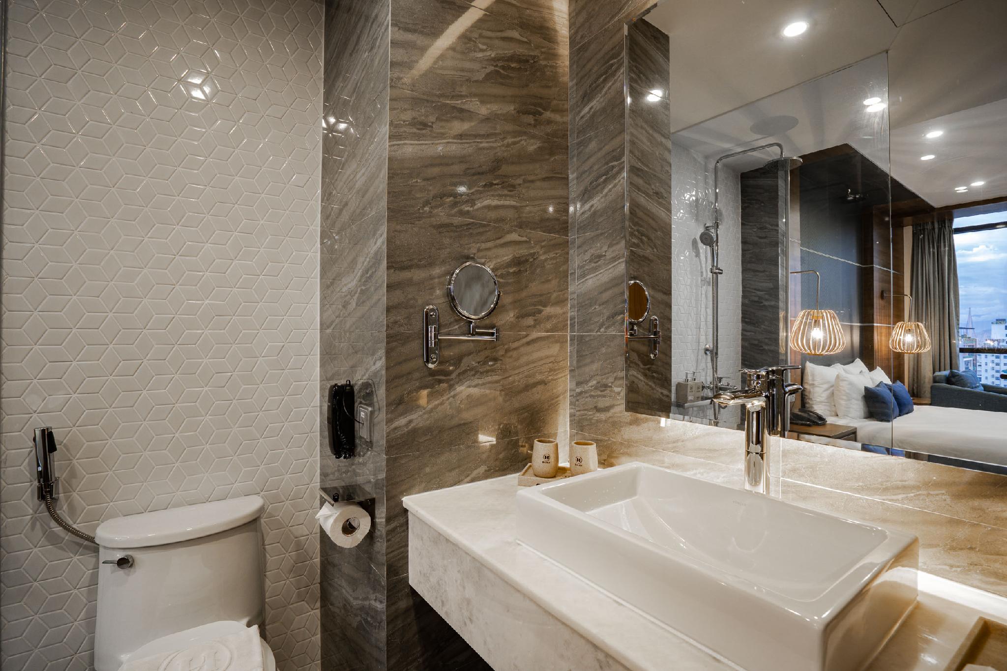 Double Partial Sea View