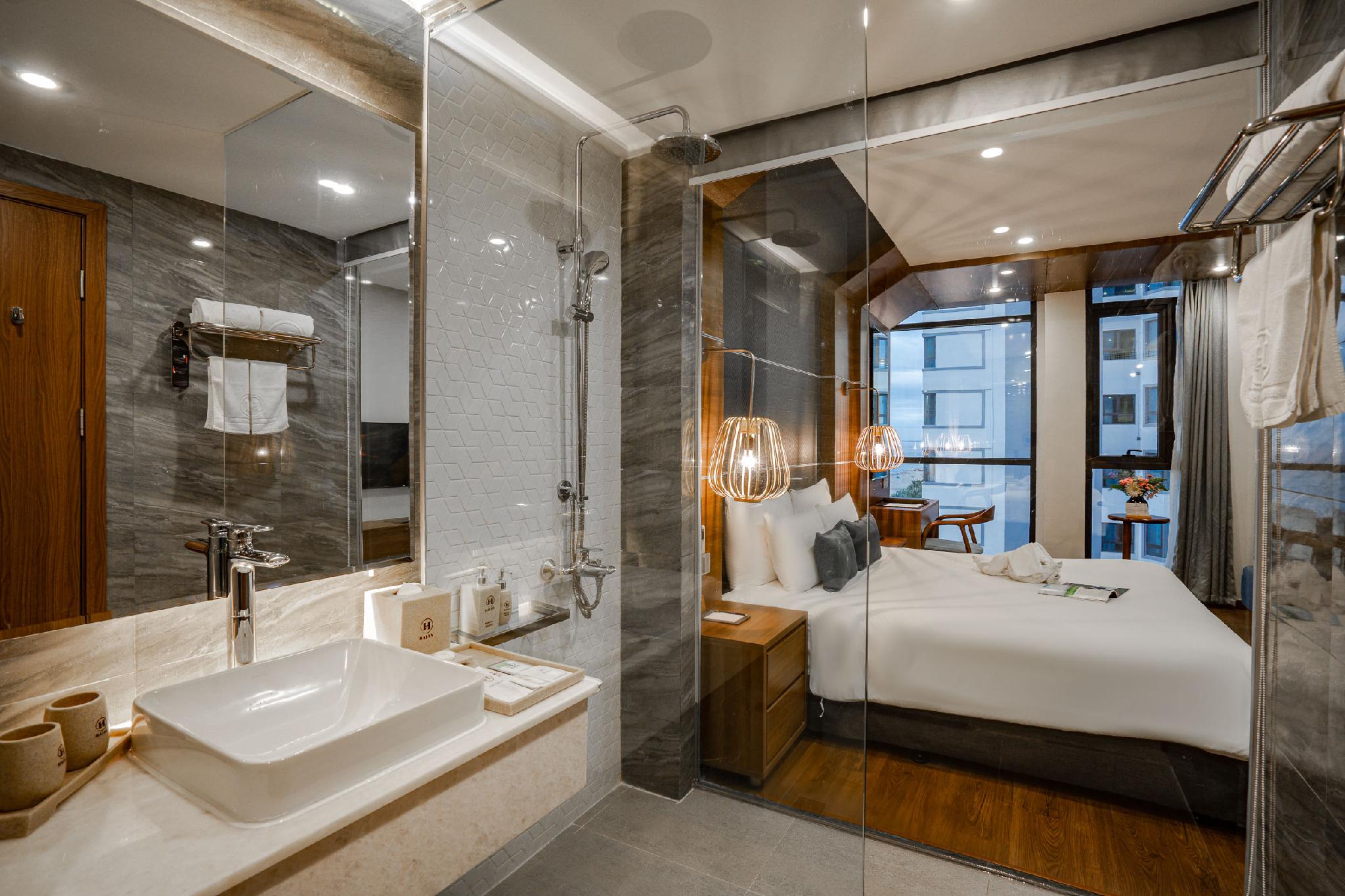 Double Partial Sea View