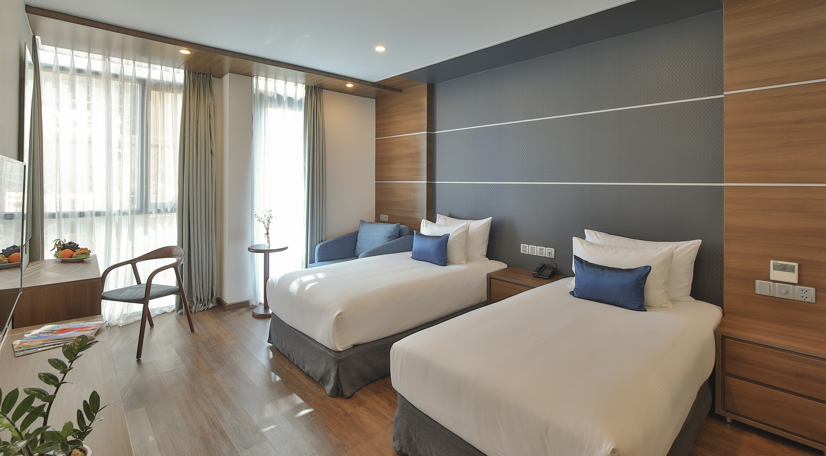 Twin Partial Sea View