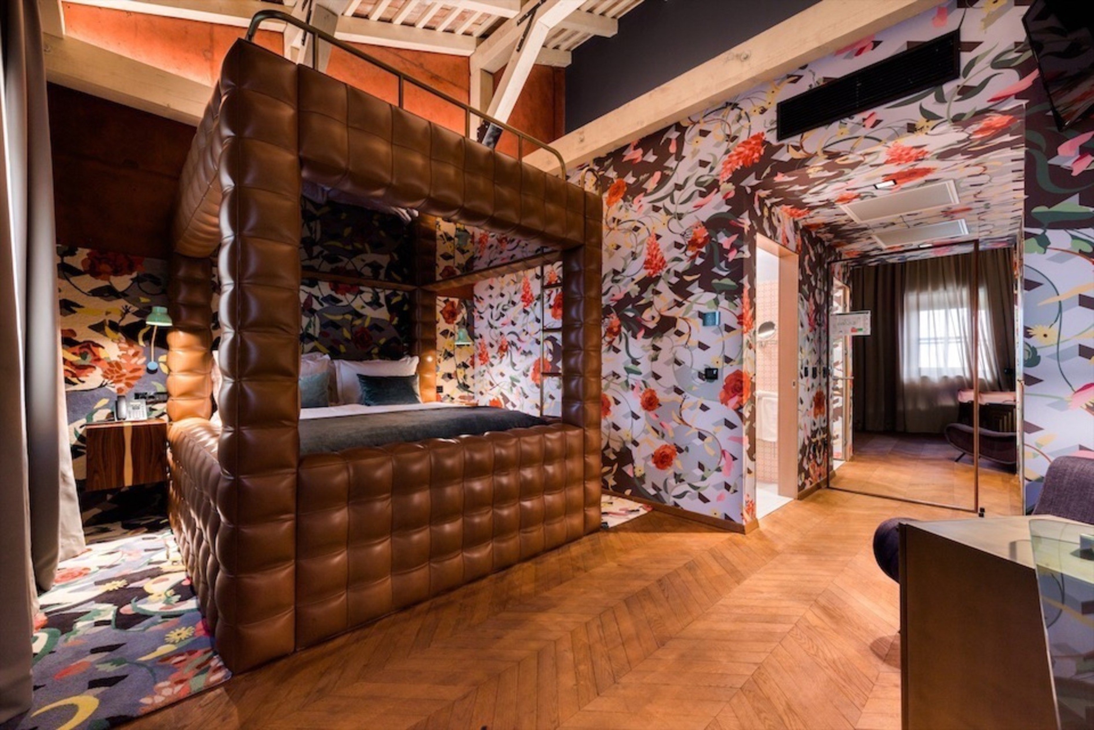 Family Room Superior Land View