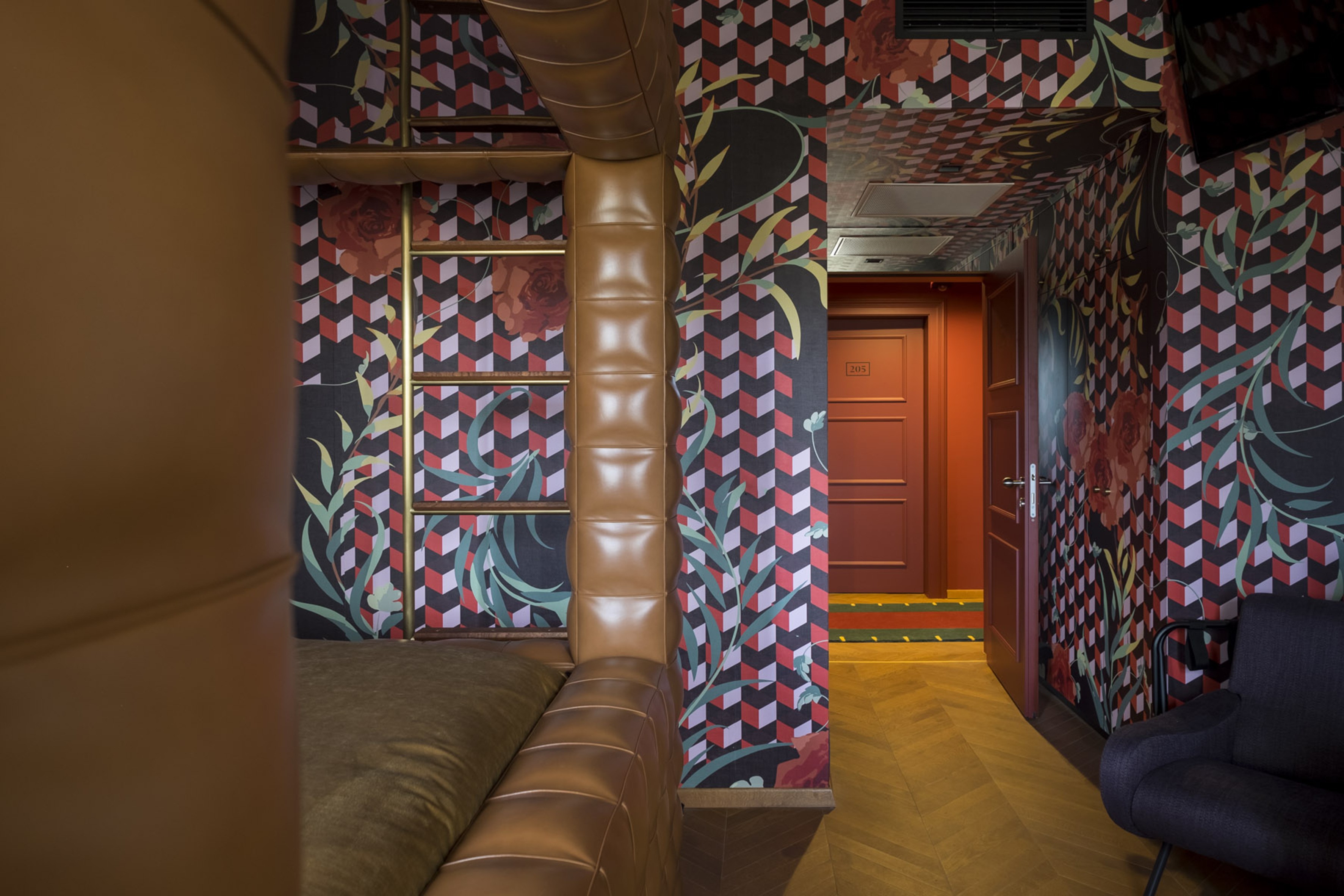 Family Room Superior Land View