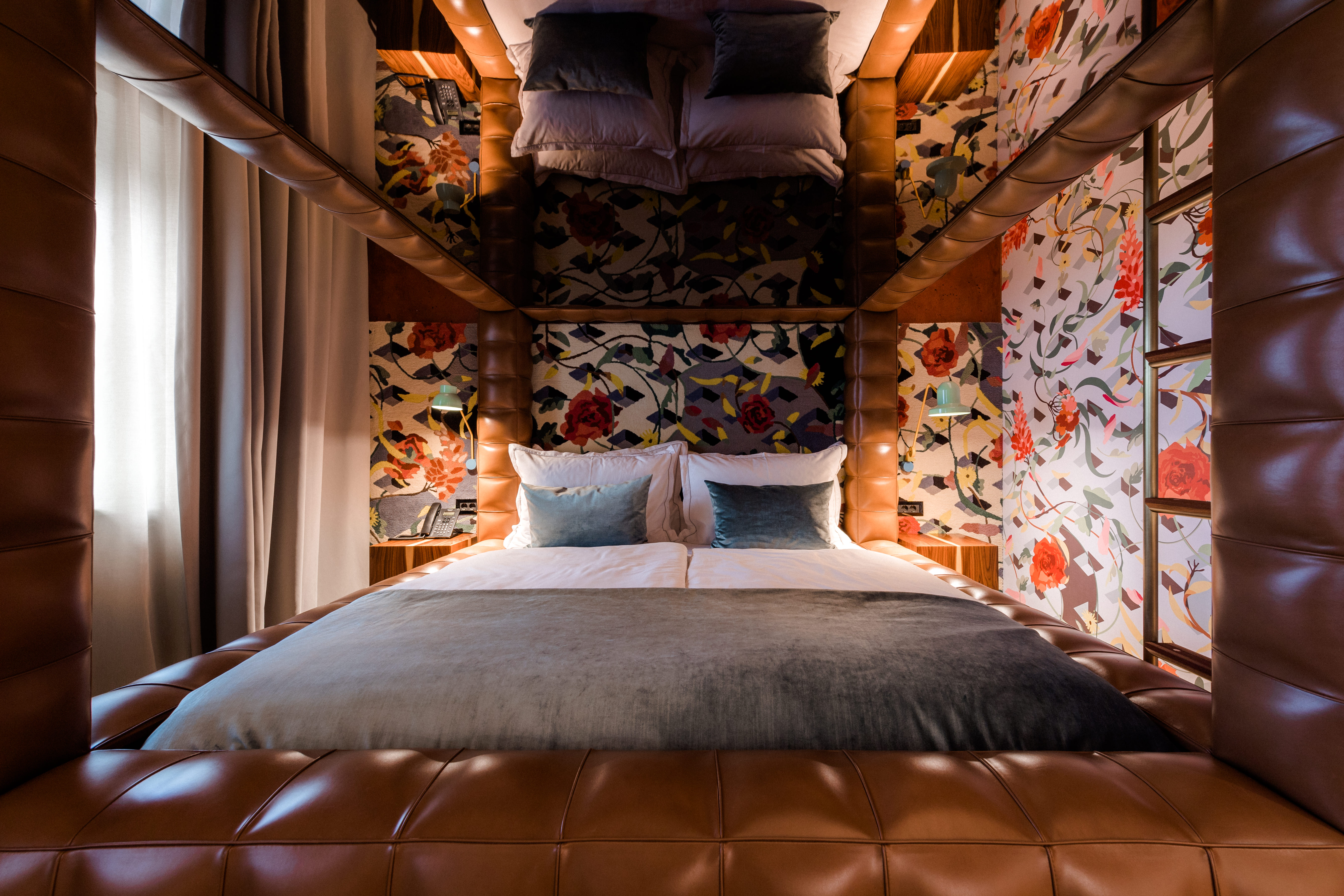 Family Room Superior Land View