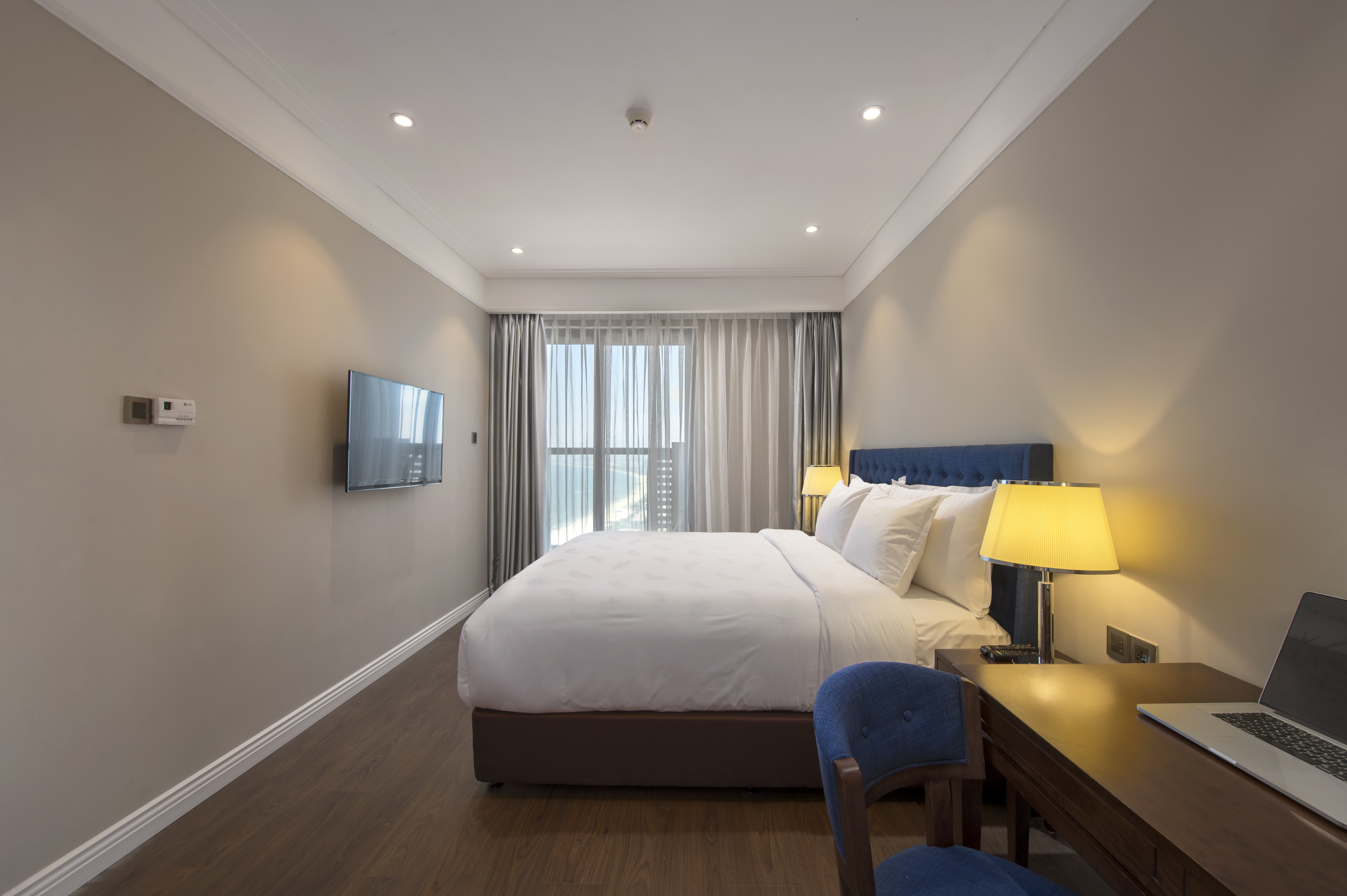 Suite Queen Size Bed