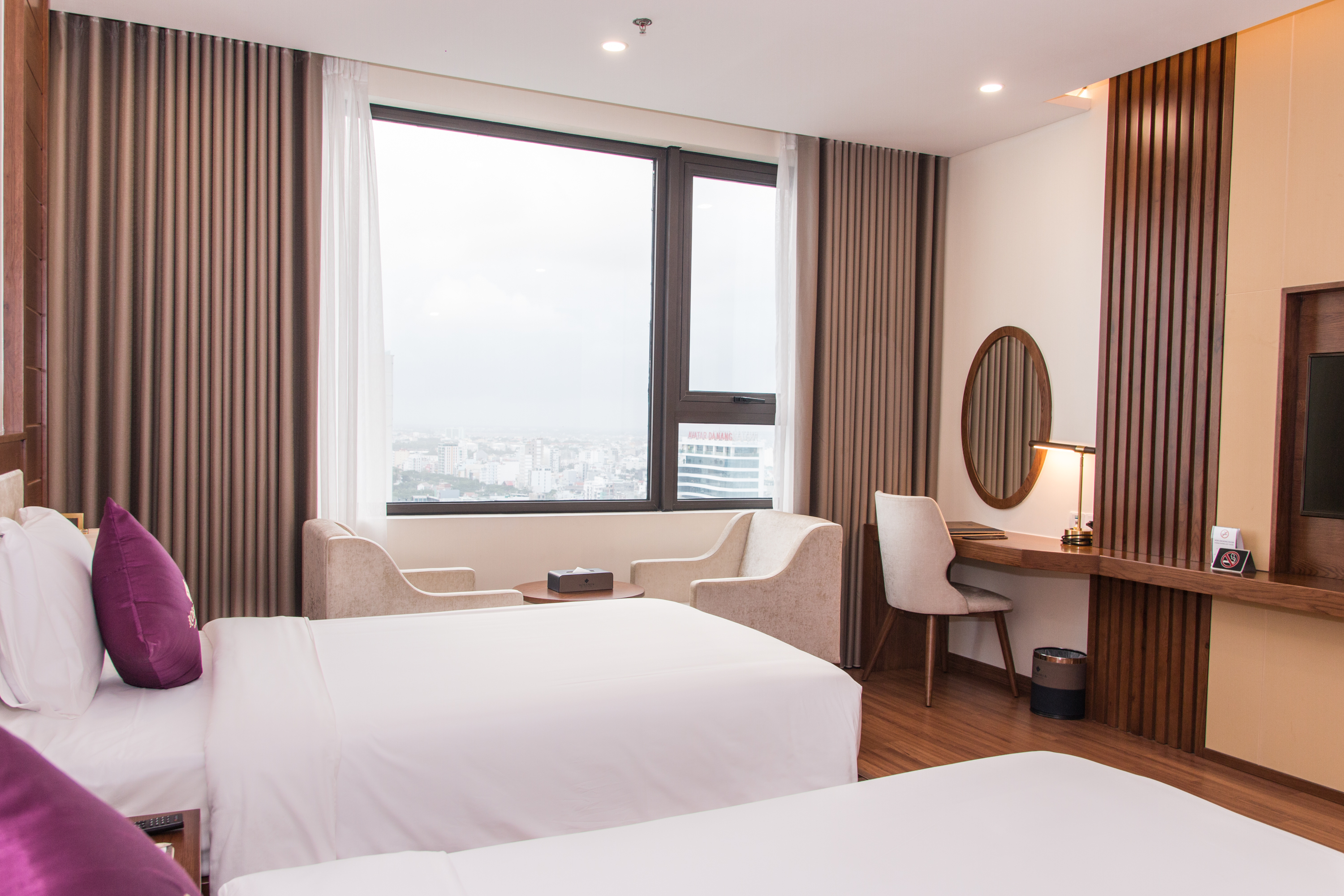 Twin Deluxe Partial Ocean View