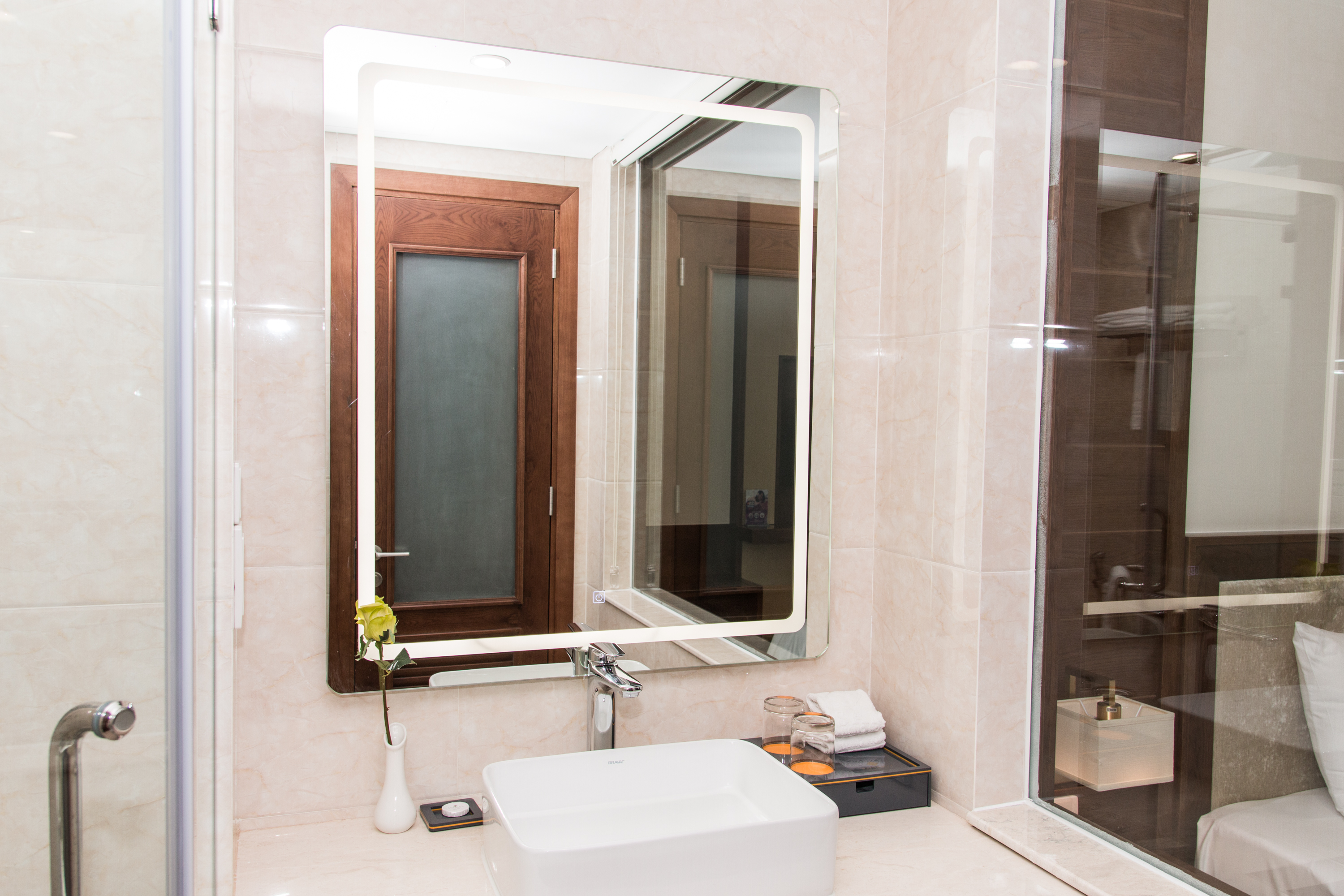 Twin Deluxe Partial Ocean View