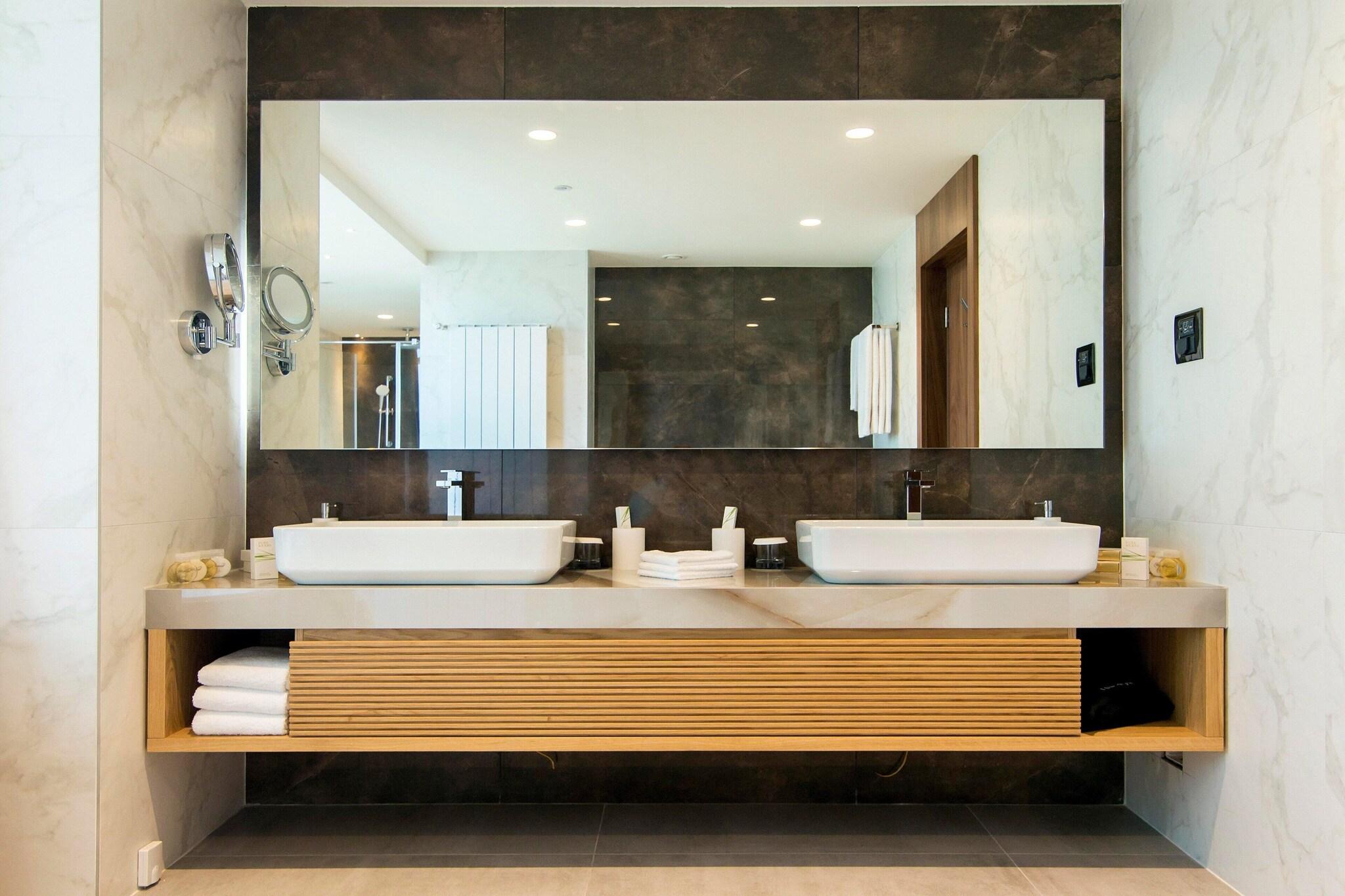 Suite King Bed One Bedroom 