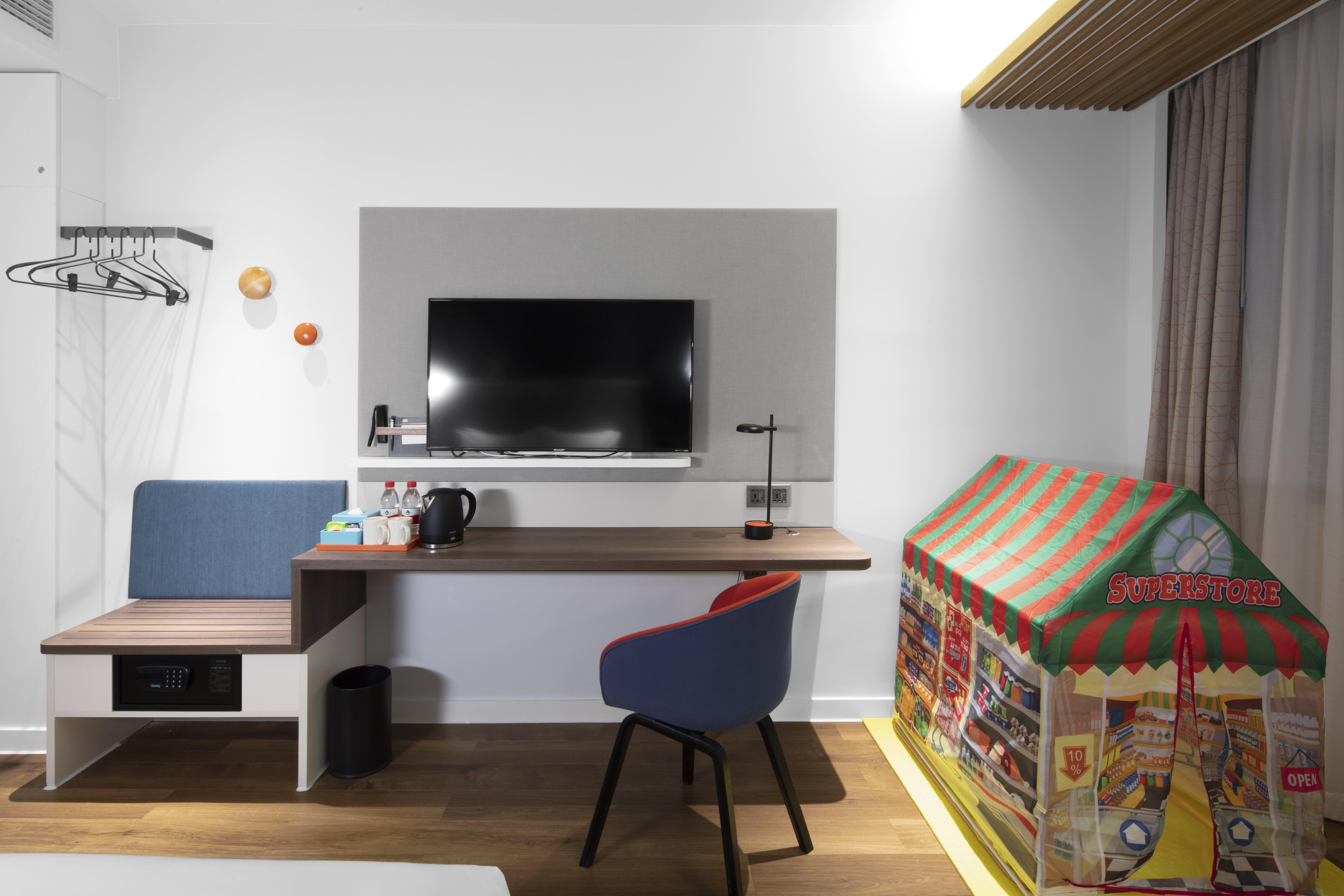 Family Room Standard