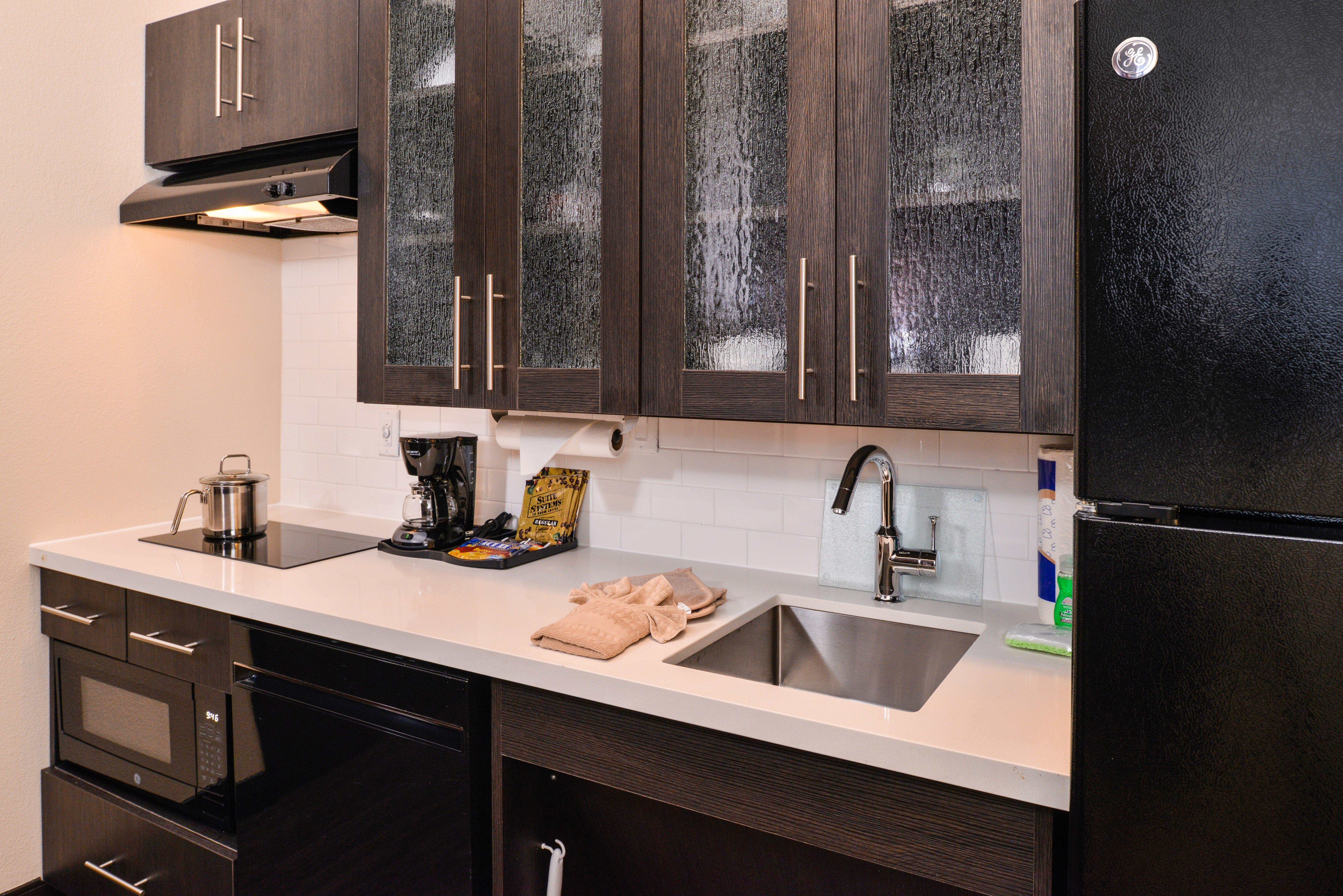 Studio Accessible King Size Bed