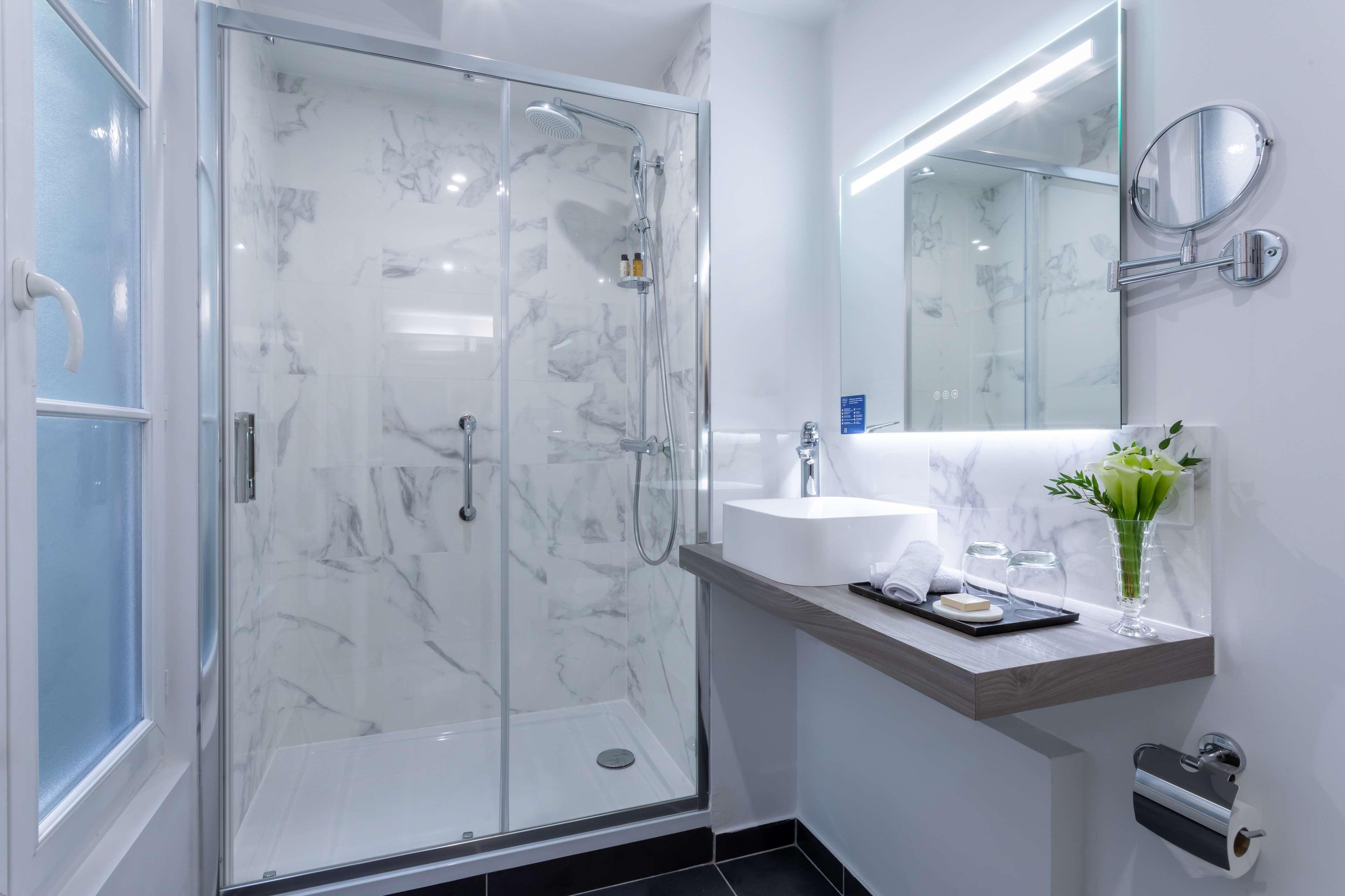 Double Accessible King Size Bed