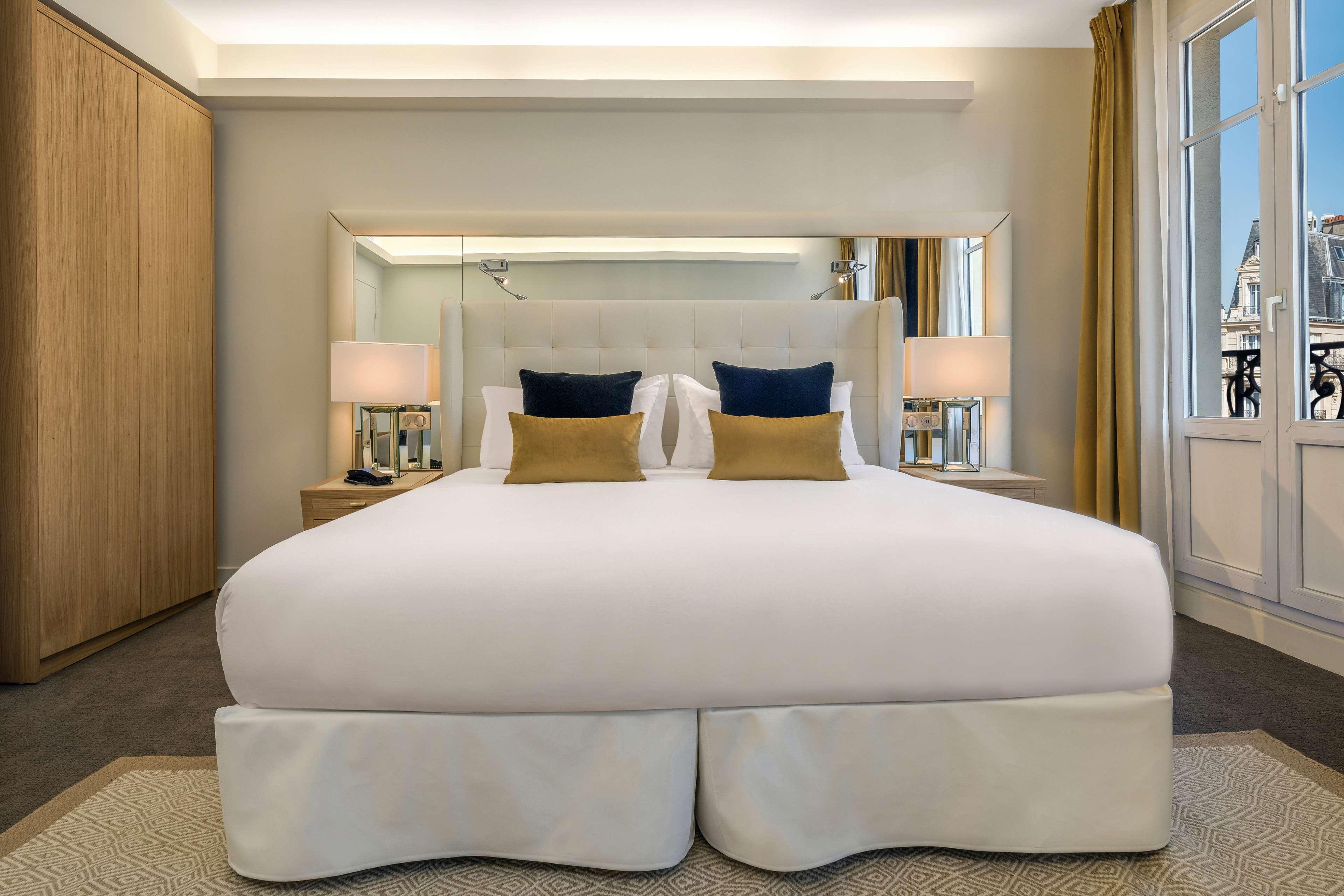 Junior Suite City View King Bed