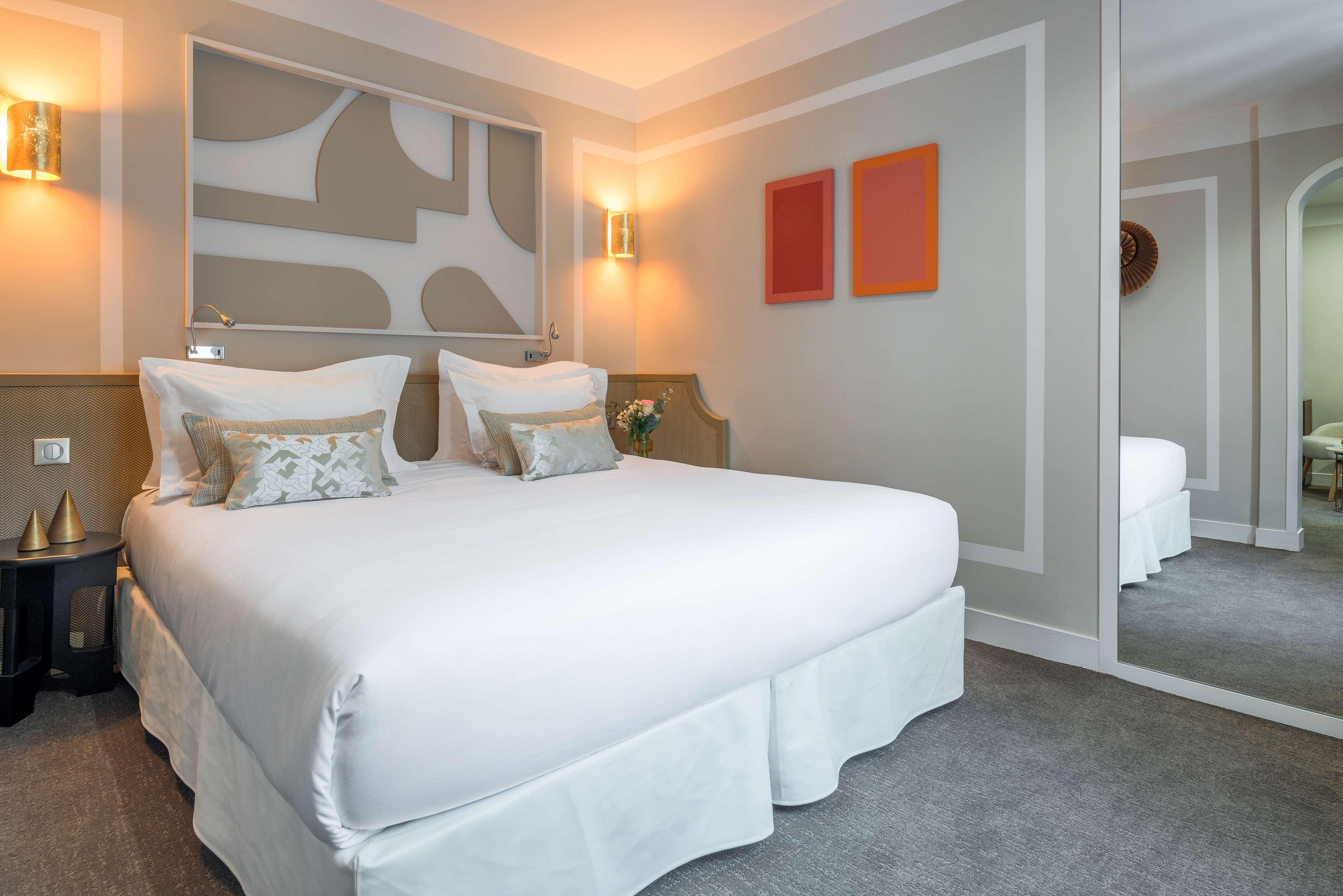 Double Accessible King Size Bed