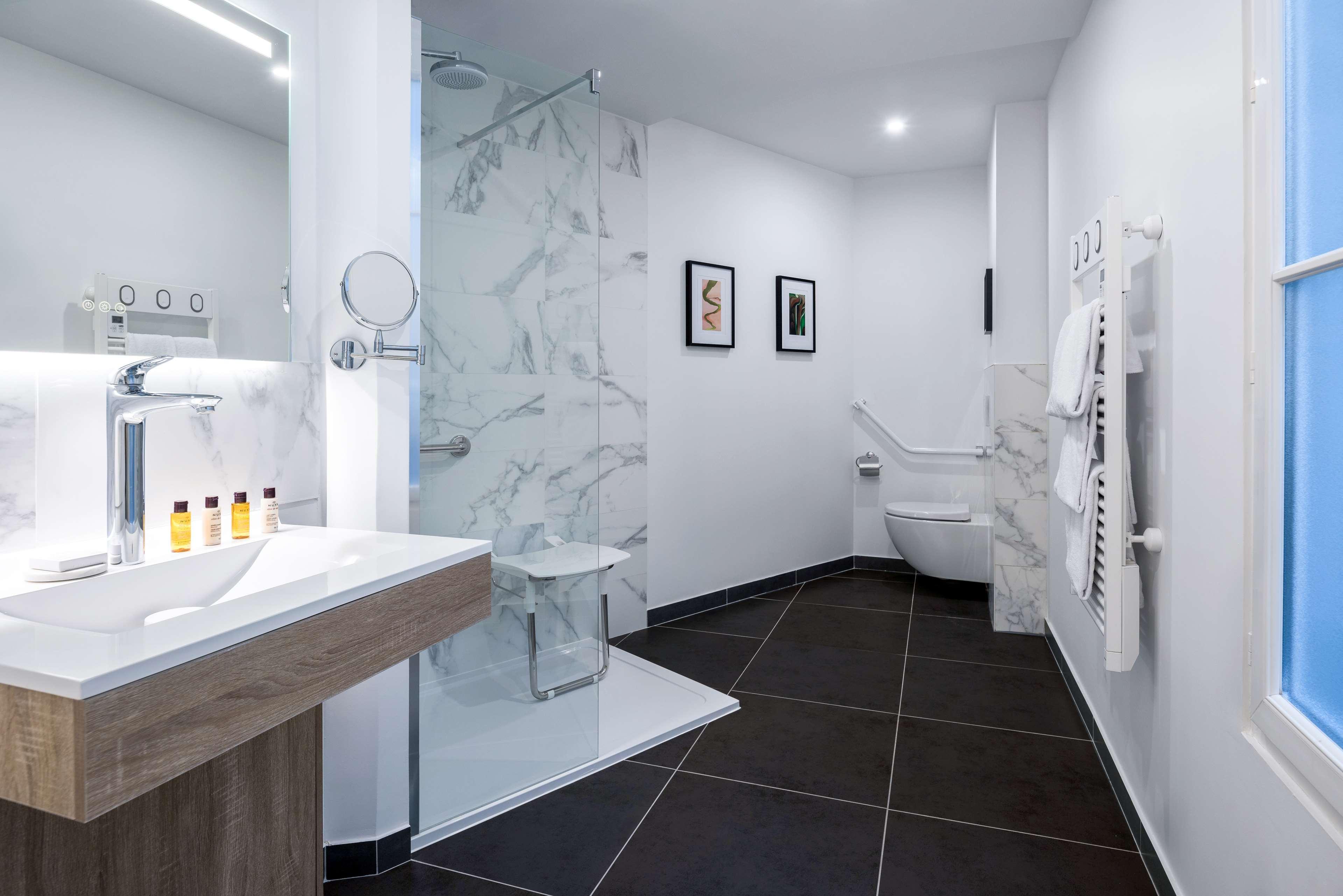 Double Deluxe King Bed