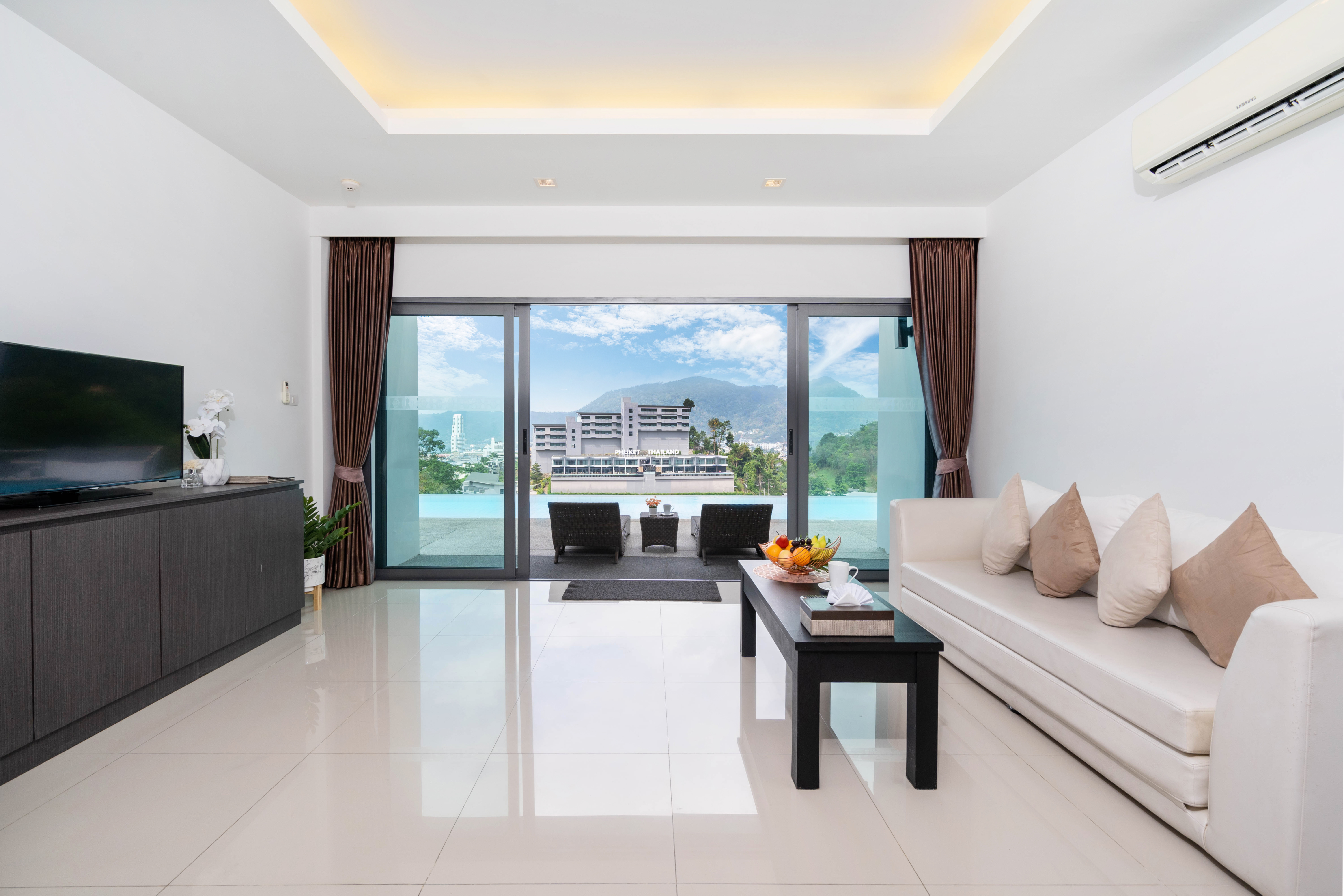 Suite Sea View Pool View