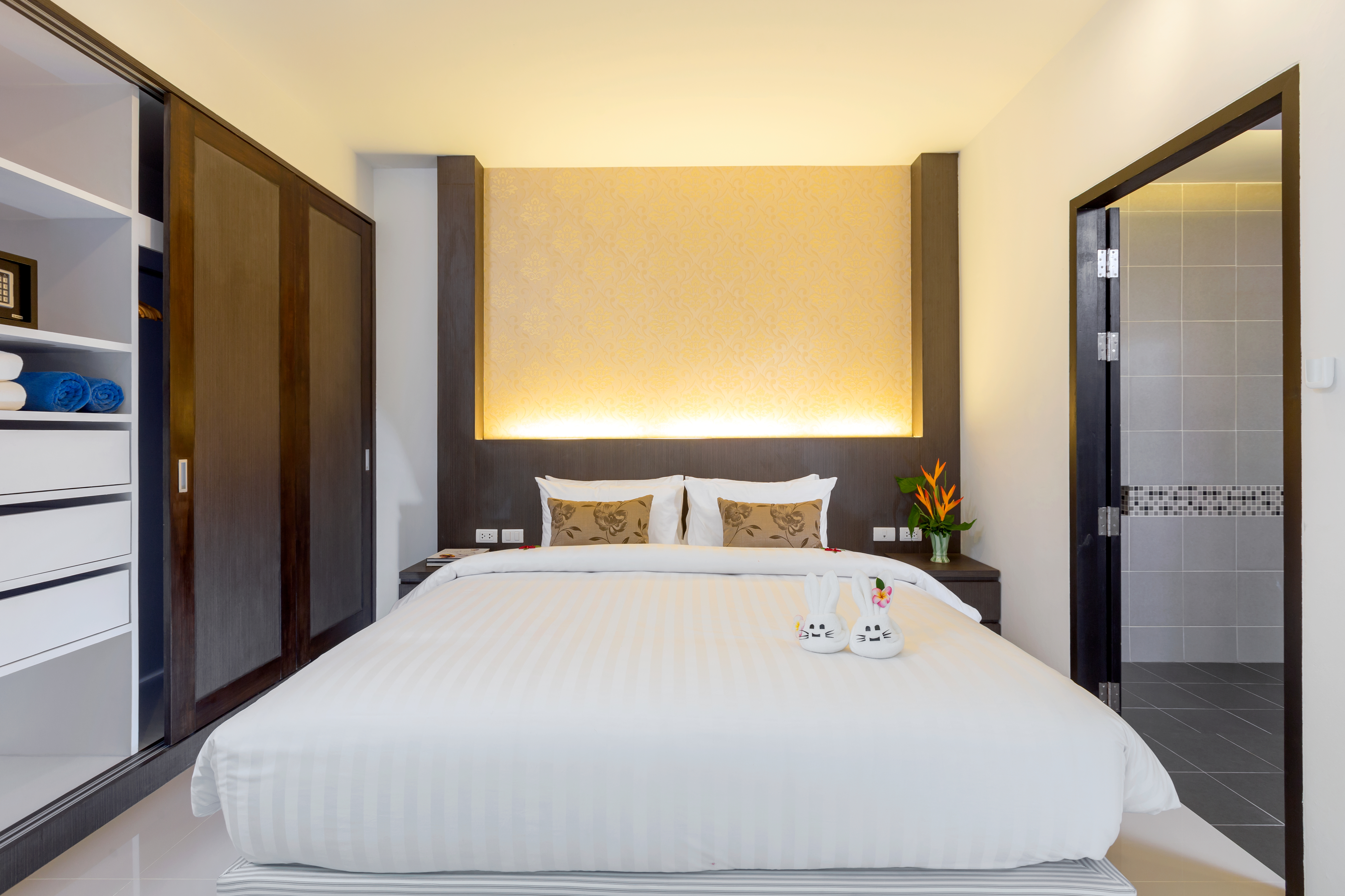 Suite Sea View Pool View