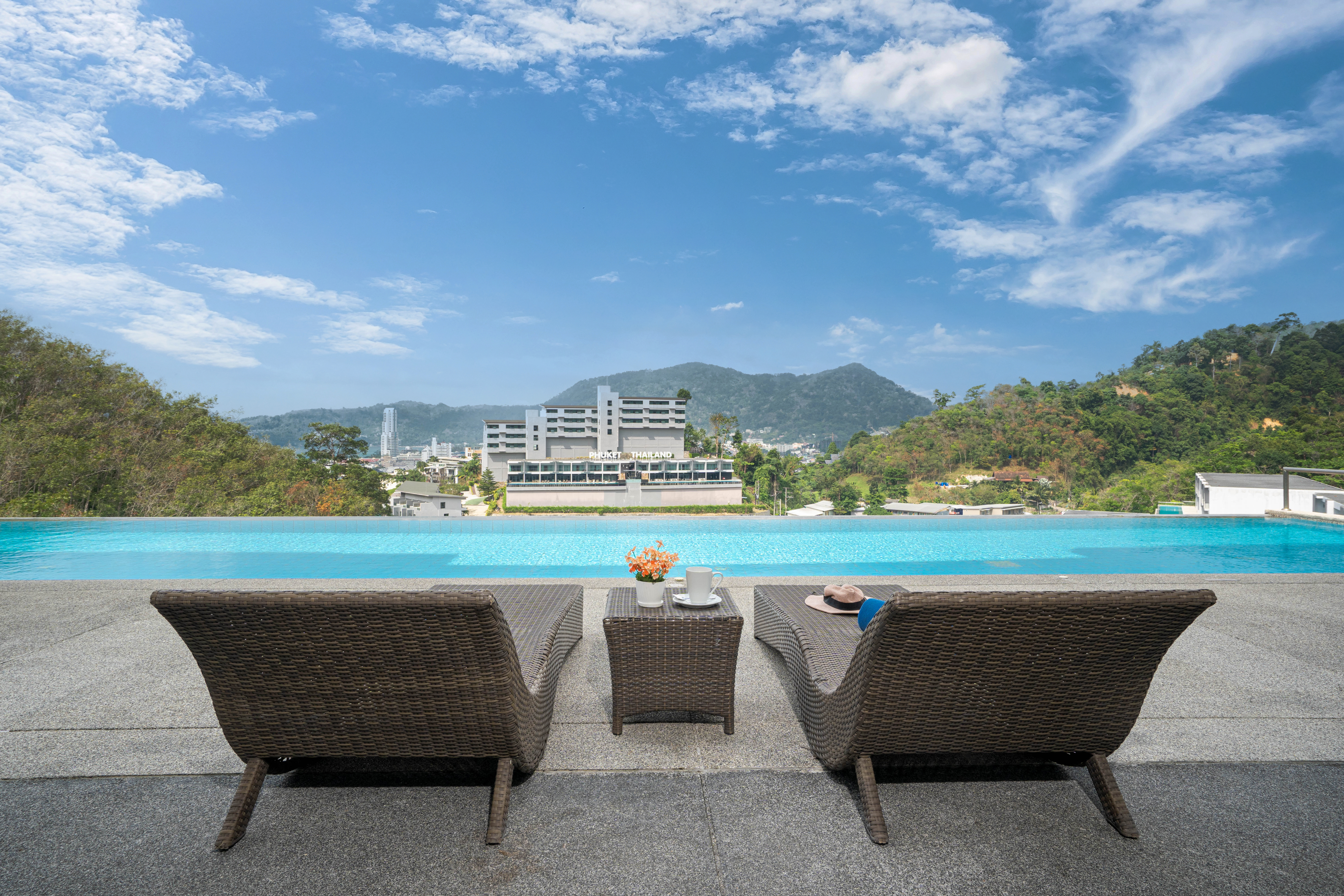 Suite Pool View One Bedroom