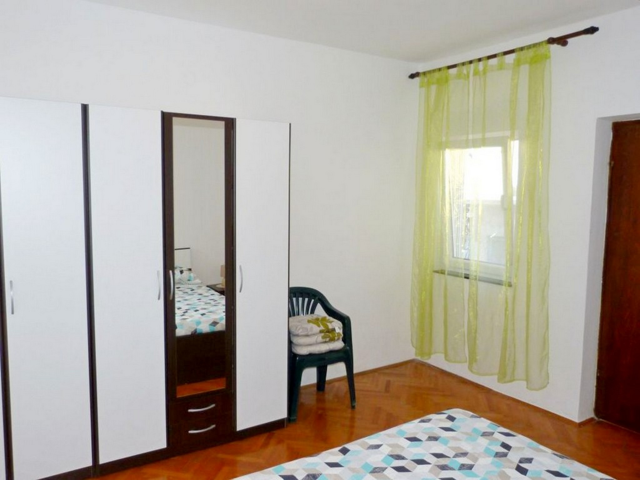 Apartment Capacity 3