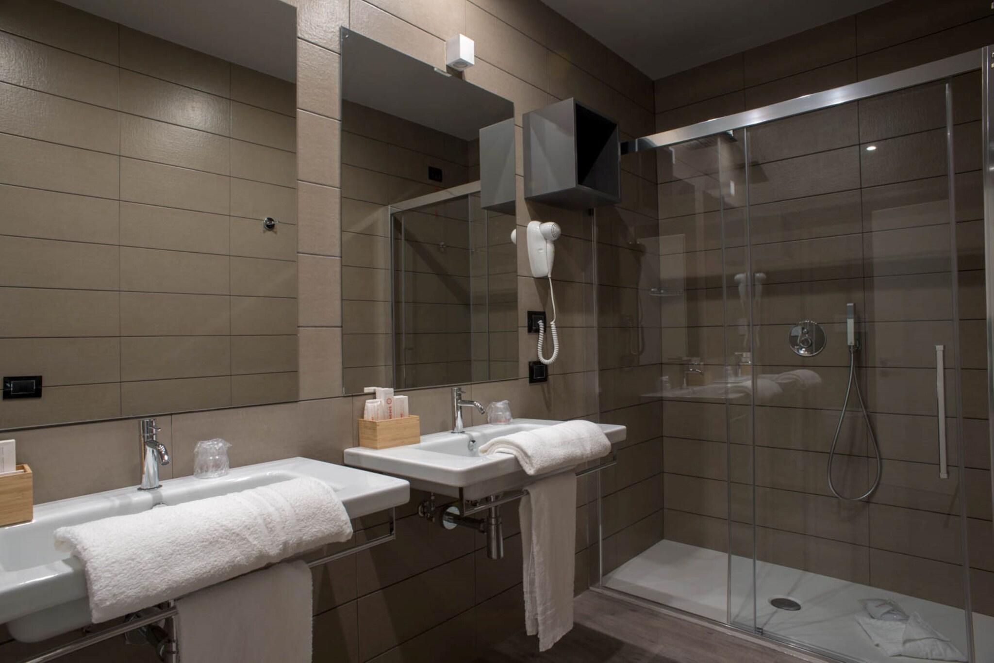 Quadruple Queen Size Bed