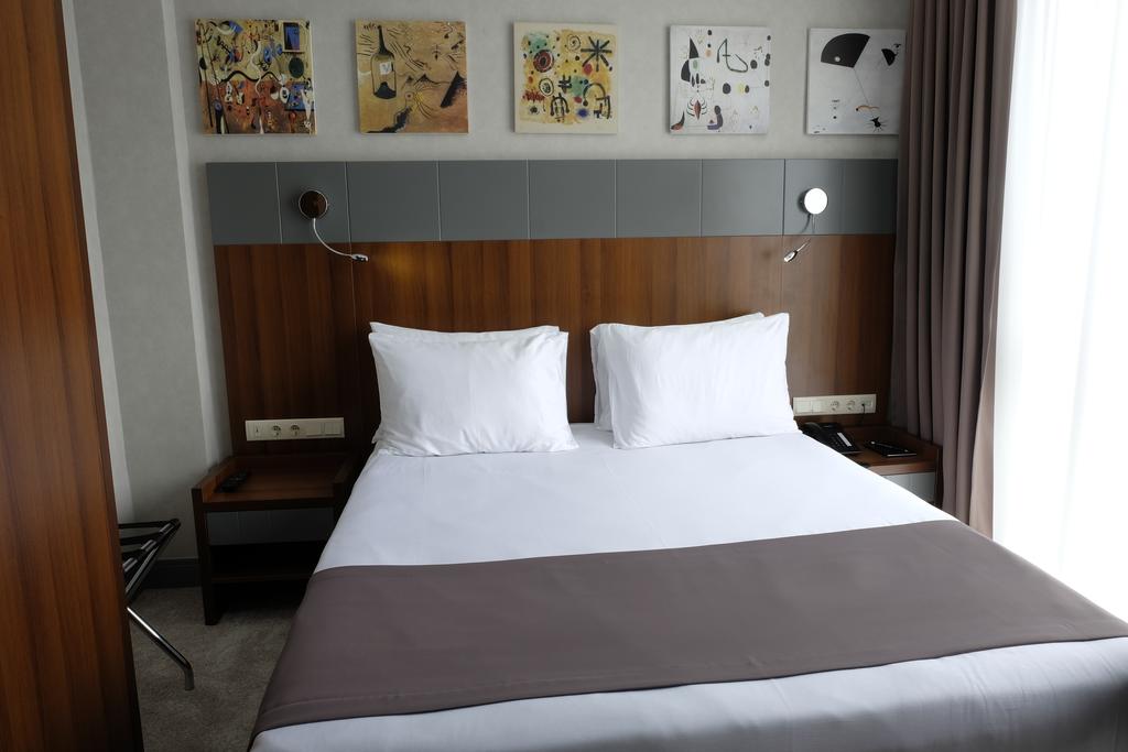 Double Queen Size Bed