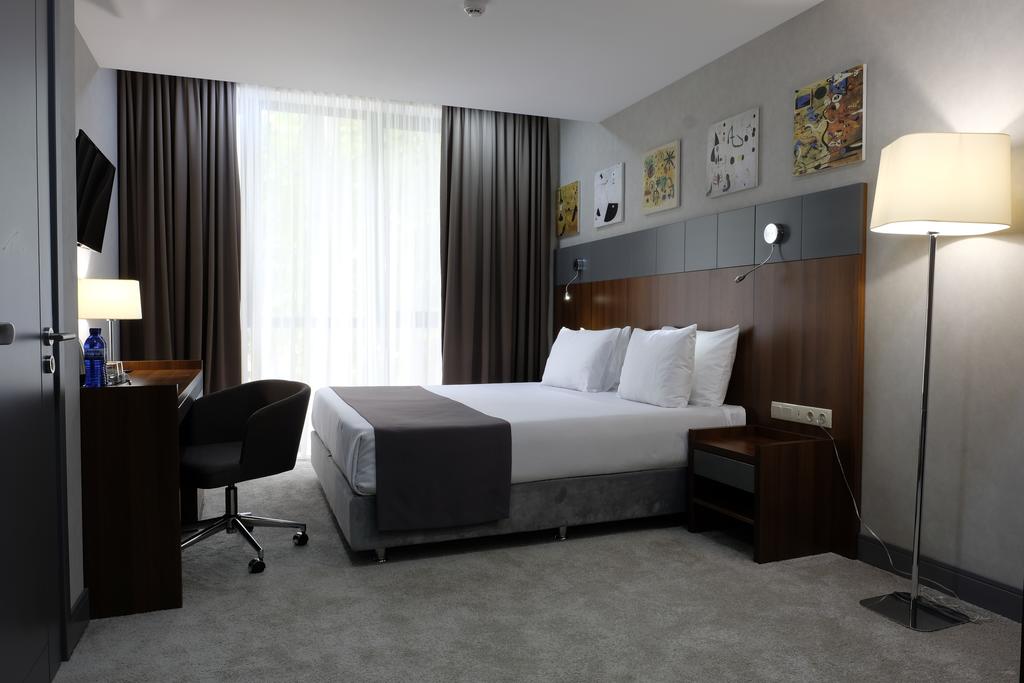 Double King Size Bed