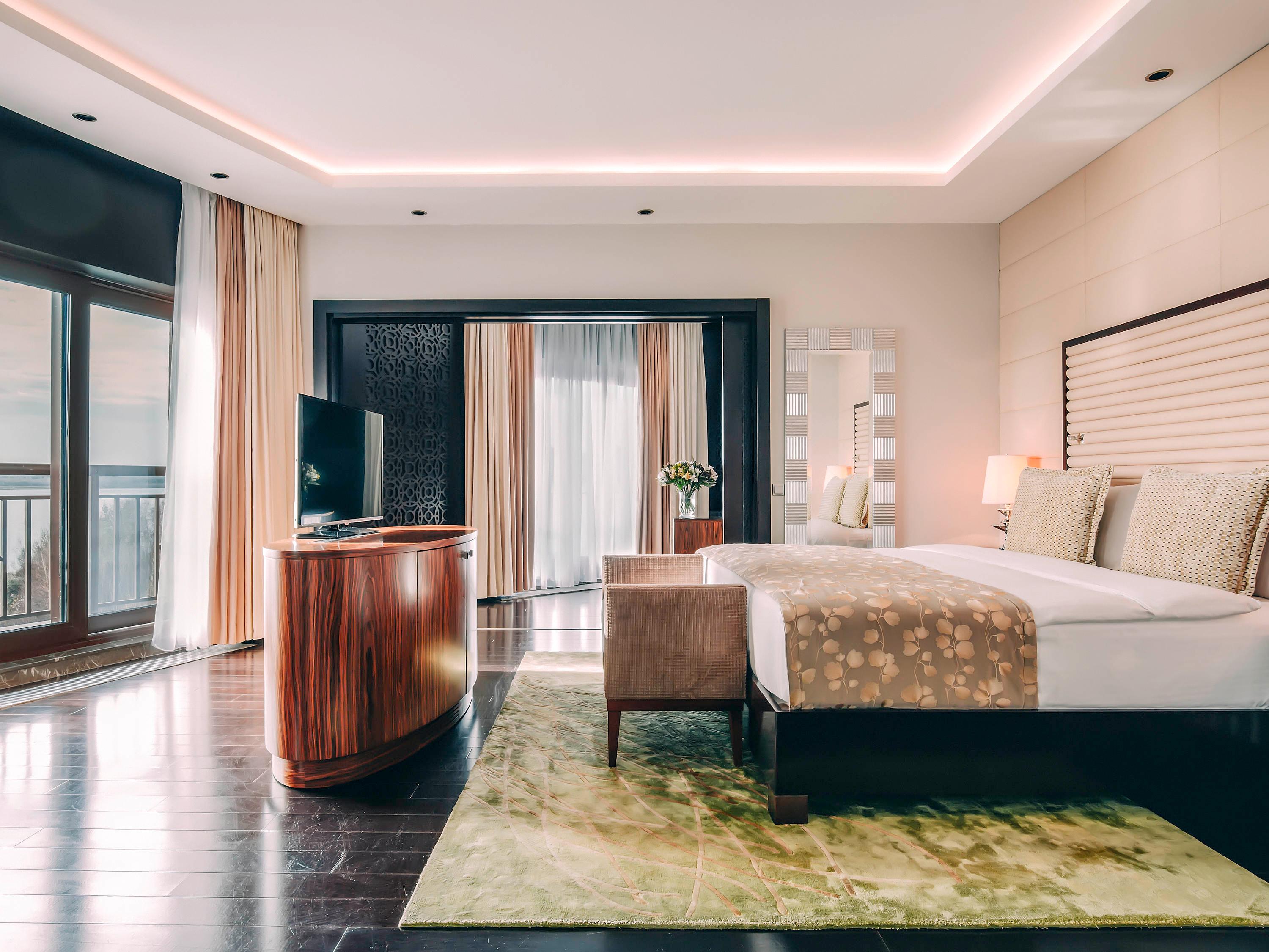 Double Deluxe King Bed