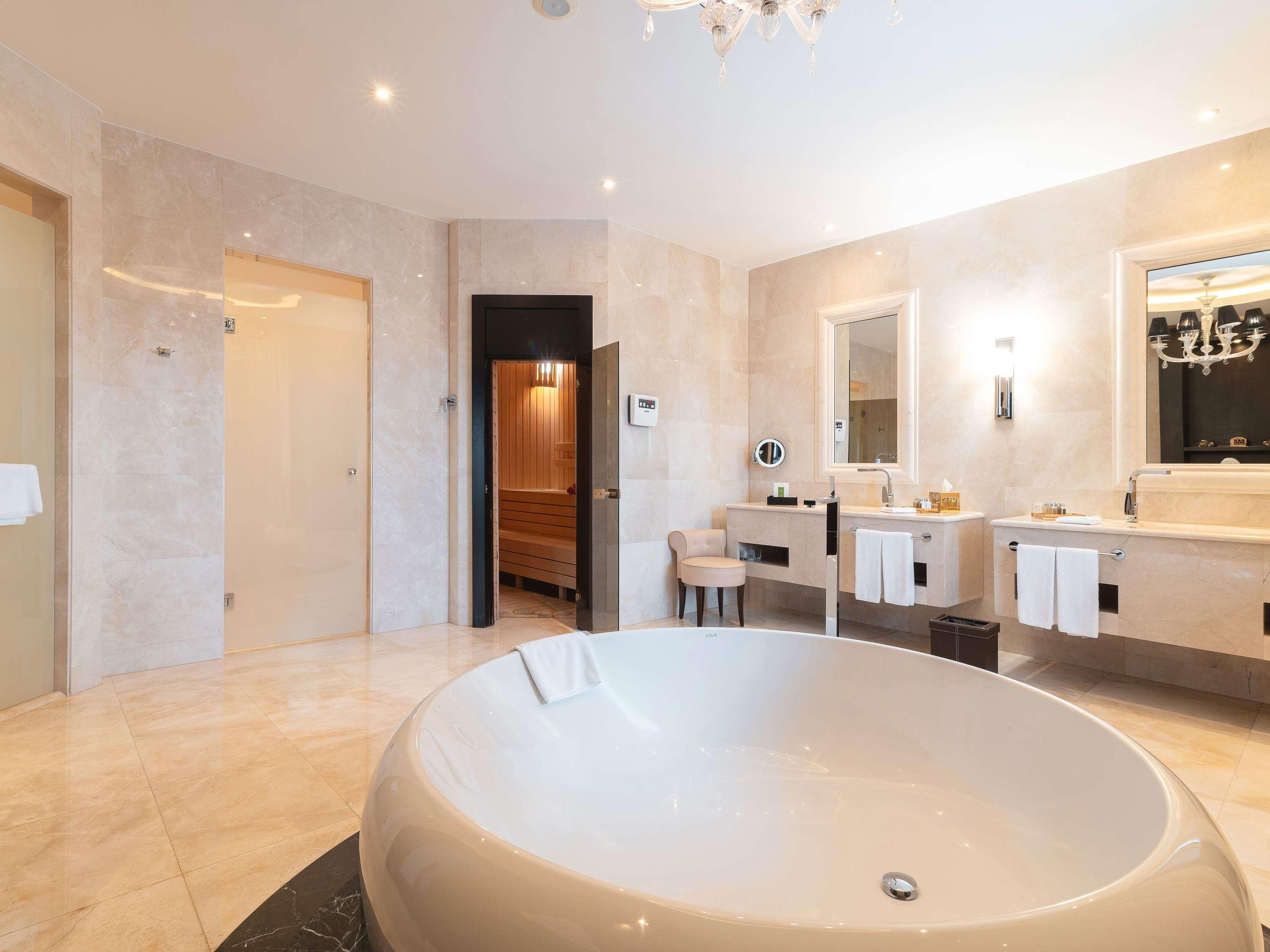 Junior Suite with Views