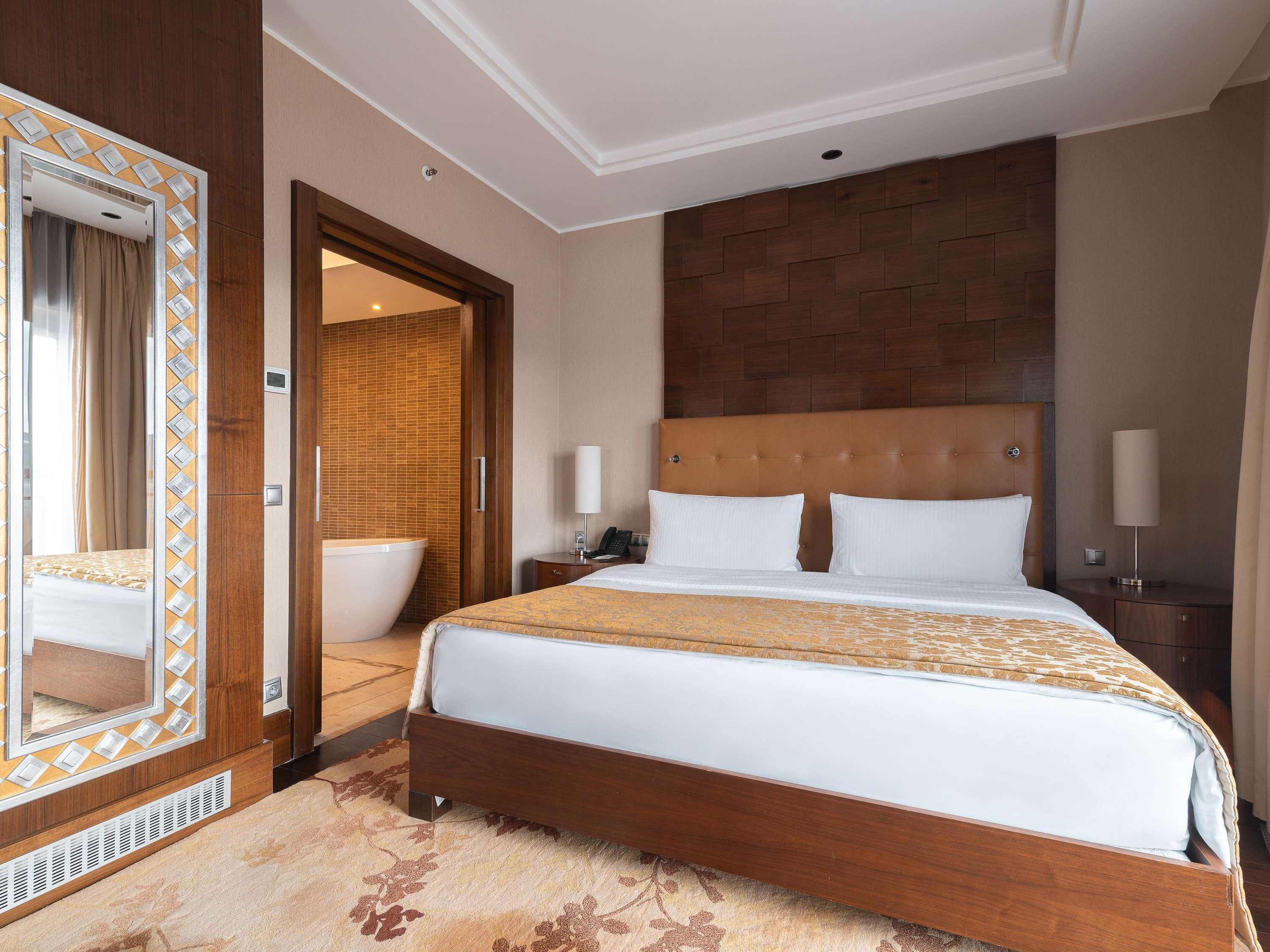 Junior Suite with Views
