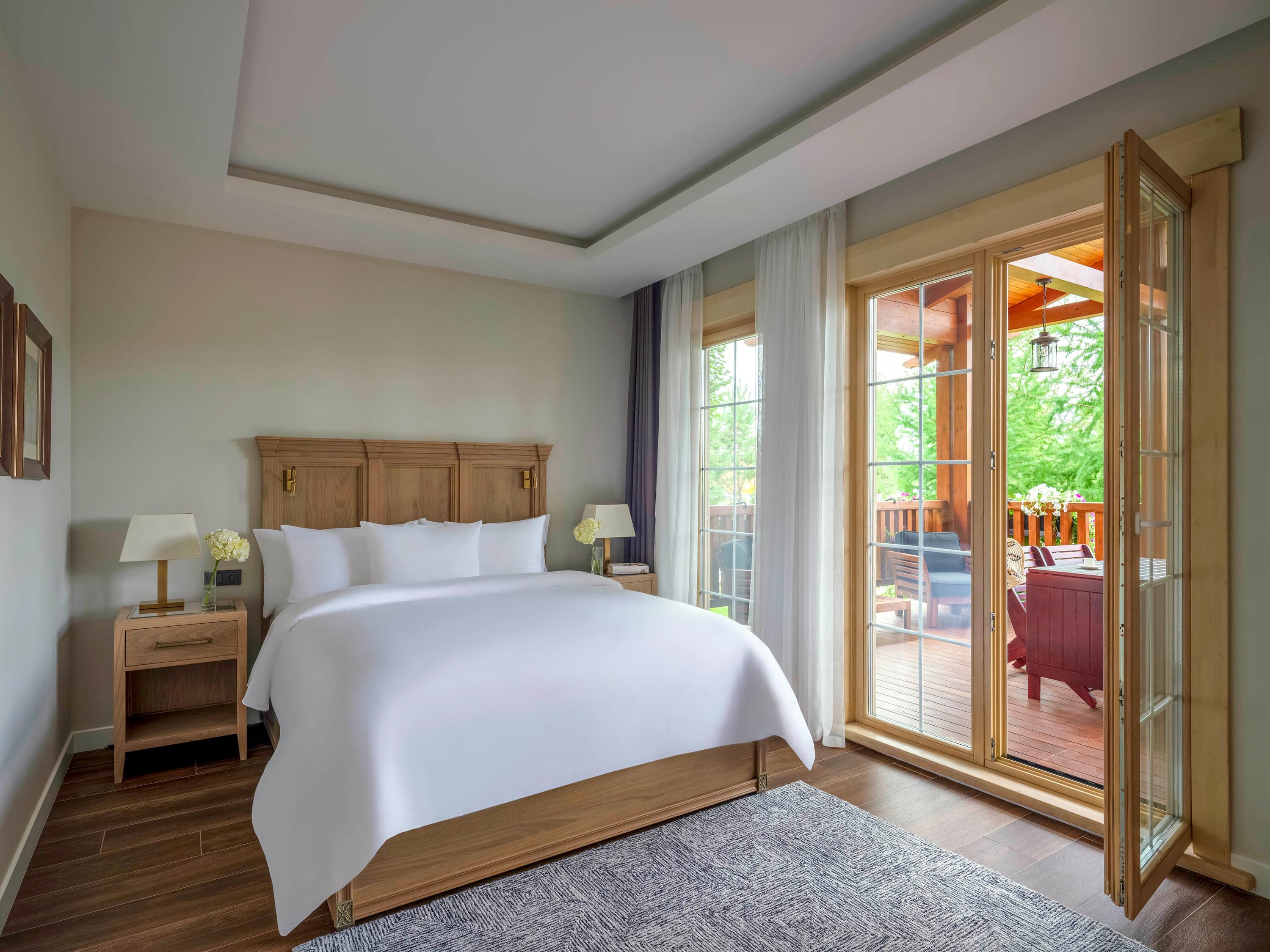 Double Deluxe King Bed
