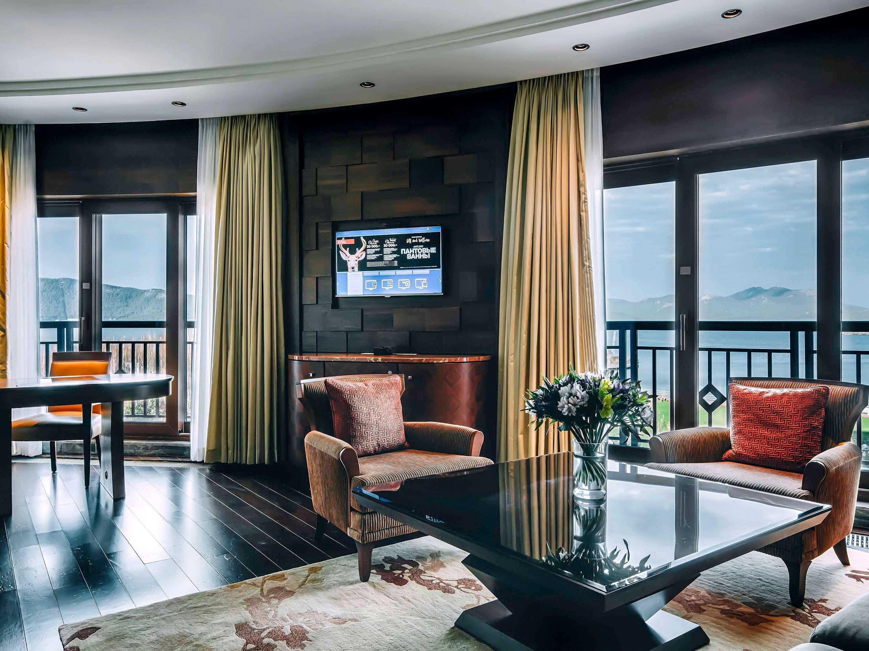 Junior Suite Lake View
