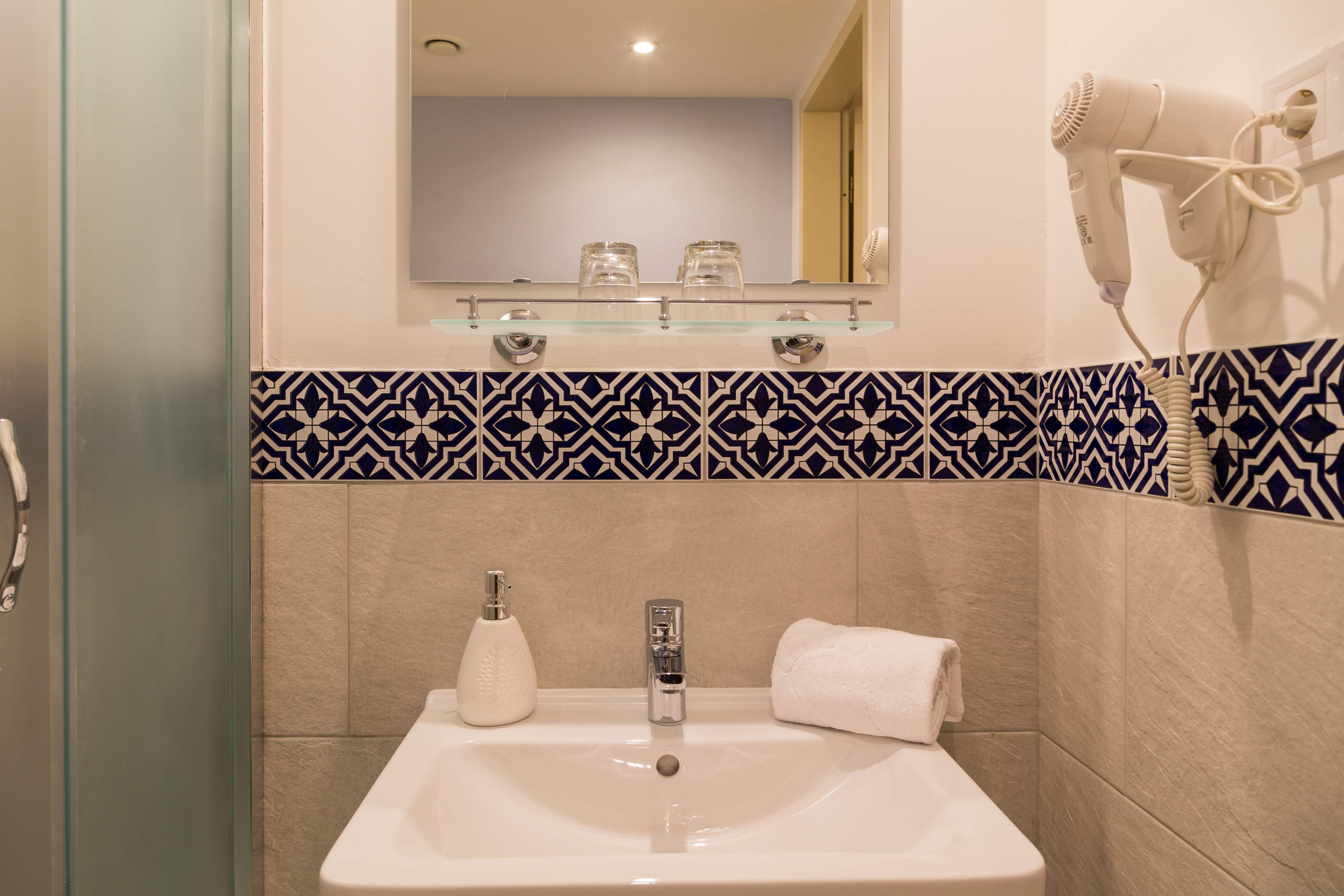 Double Queen Size Bed