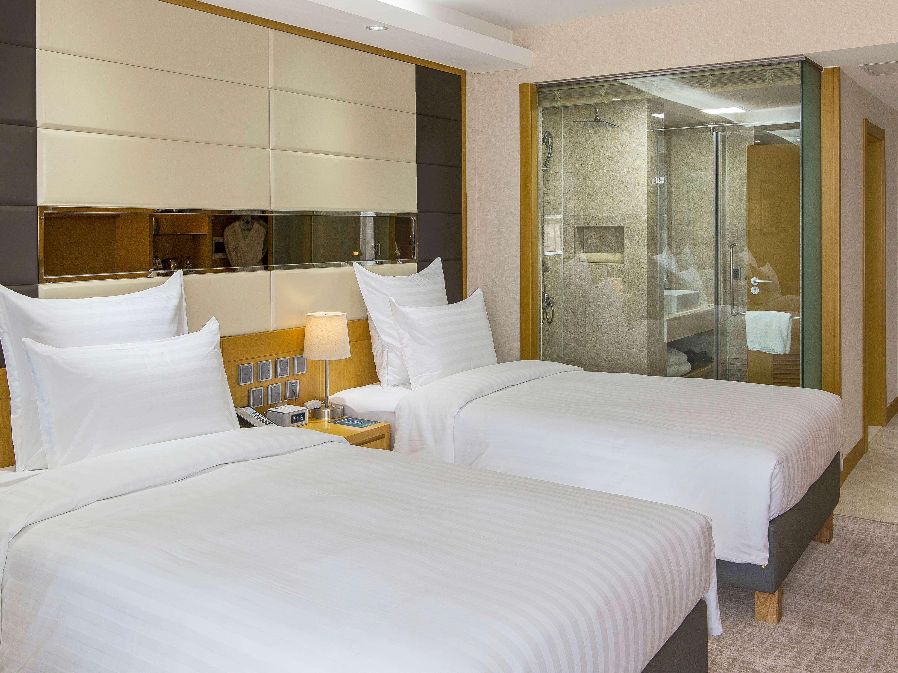 Double Superior King Bed