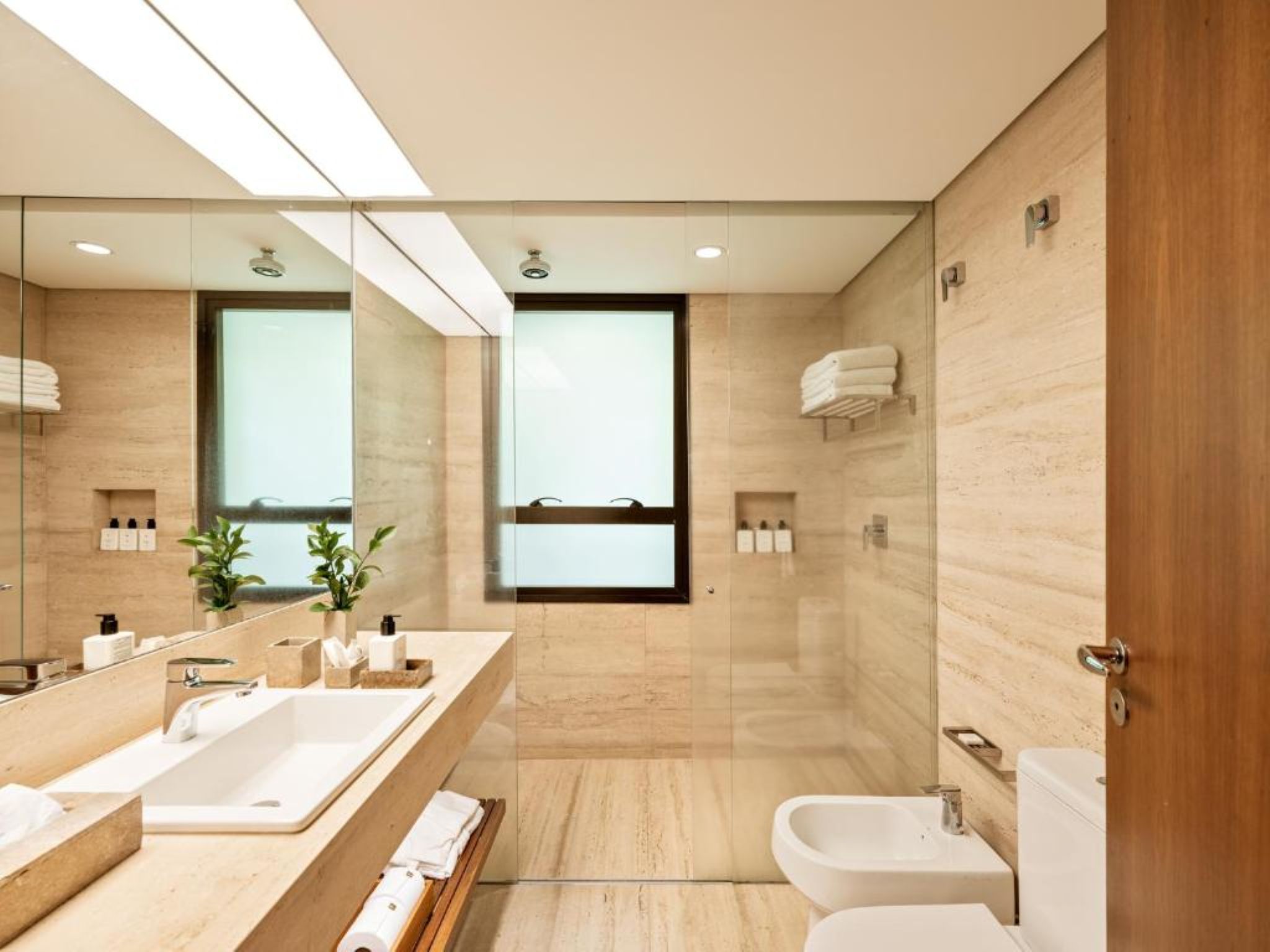 Triple Deluxe King Bed