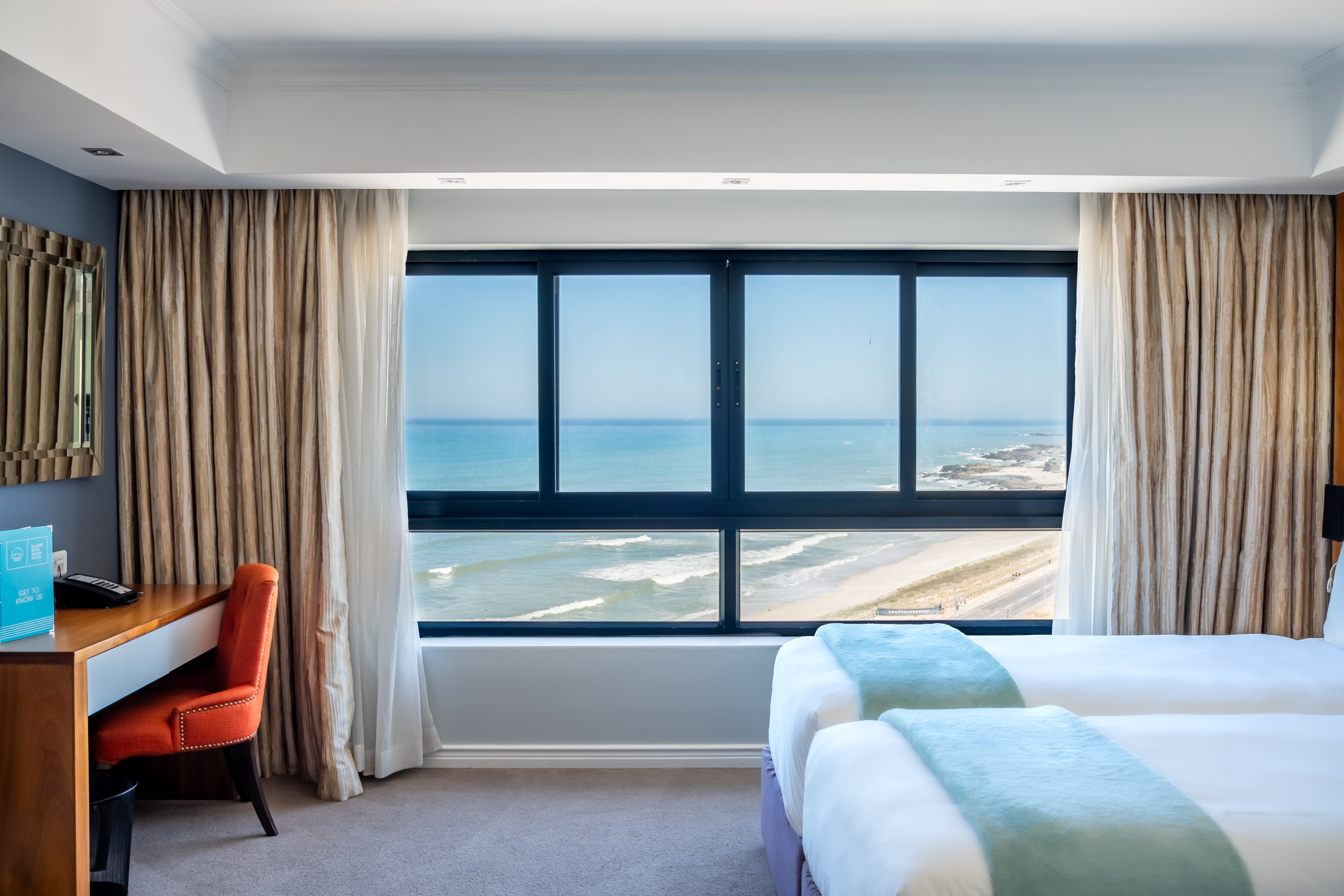 Twin Sea View King Bed