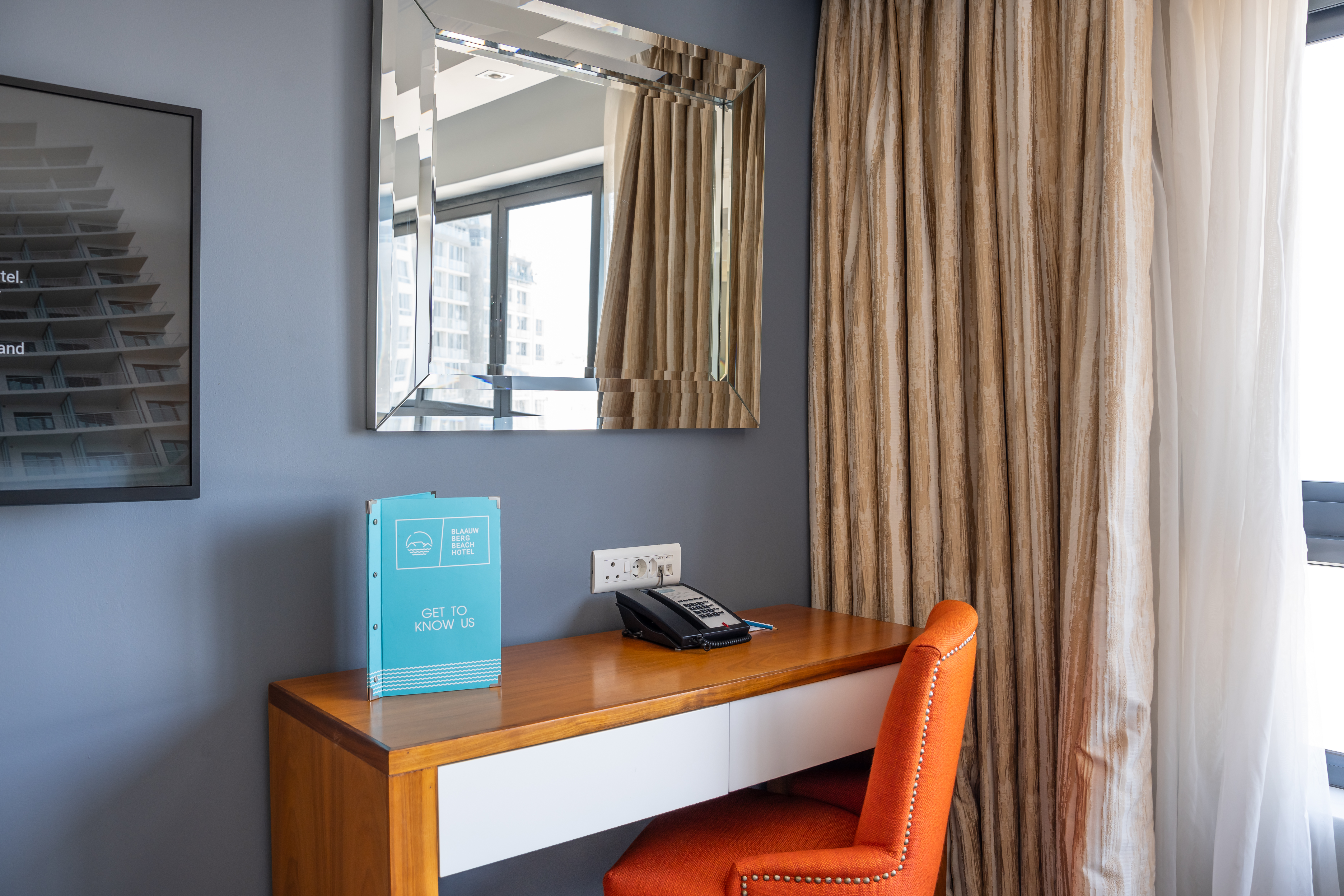 Twin Sea View King Bed