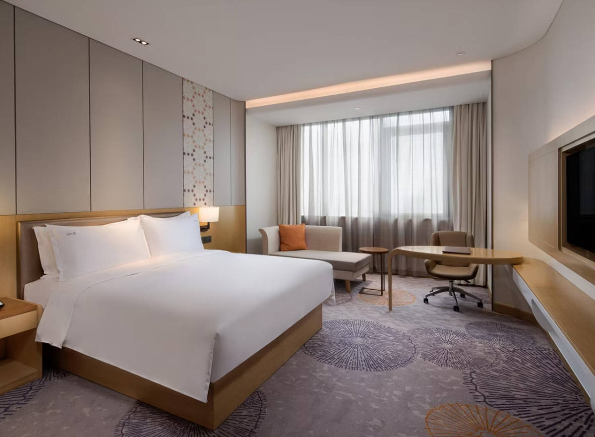 Double Accessible King Size Bed