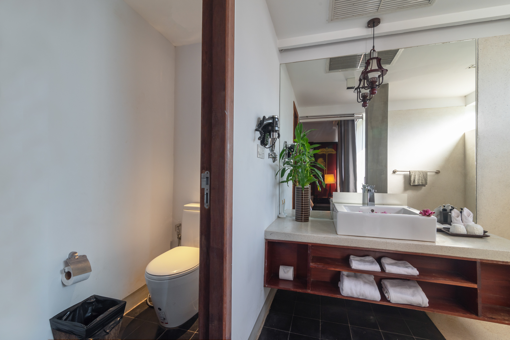 Double Deluxe King Bed