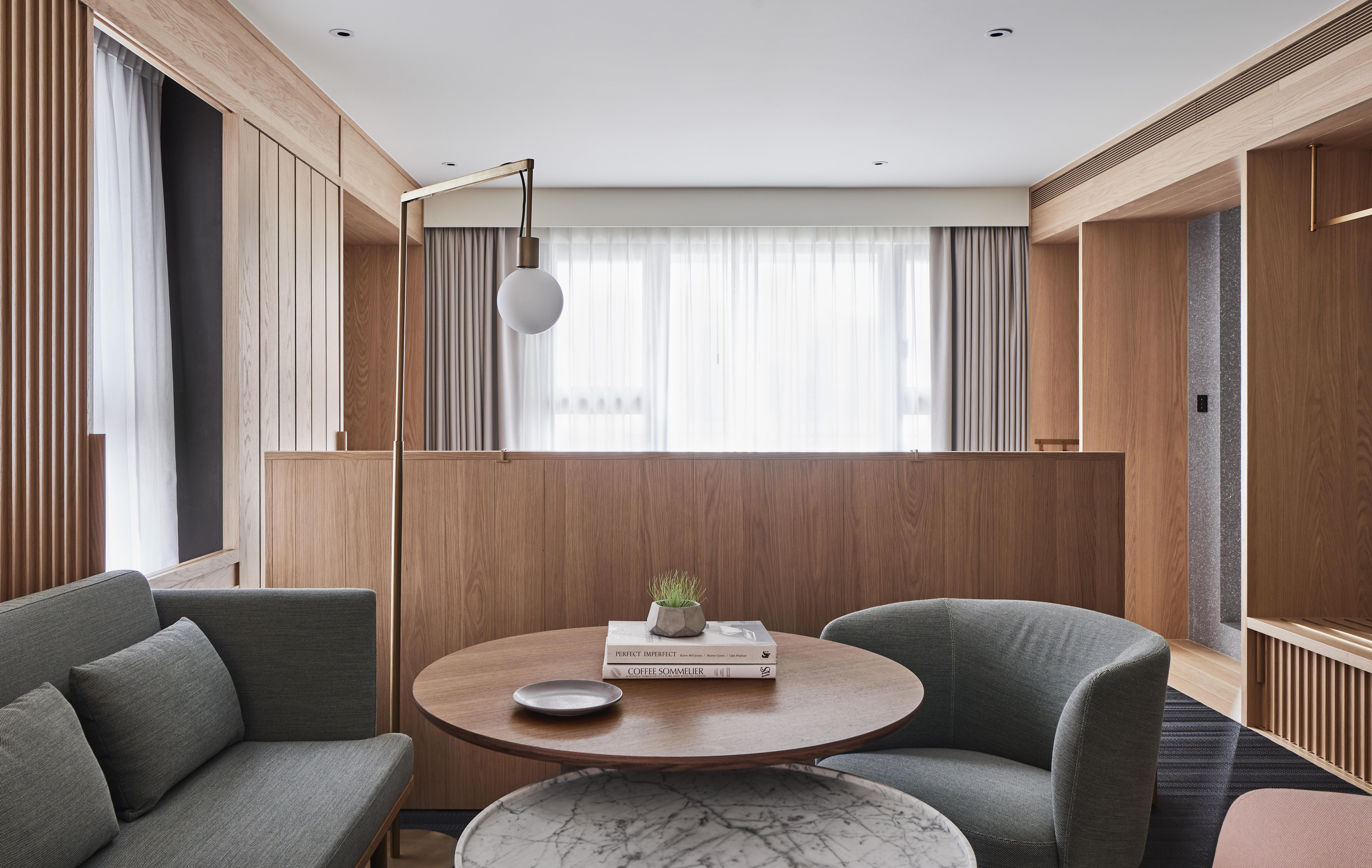 Suite City View King Bed