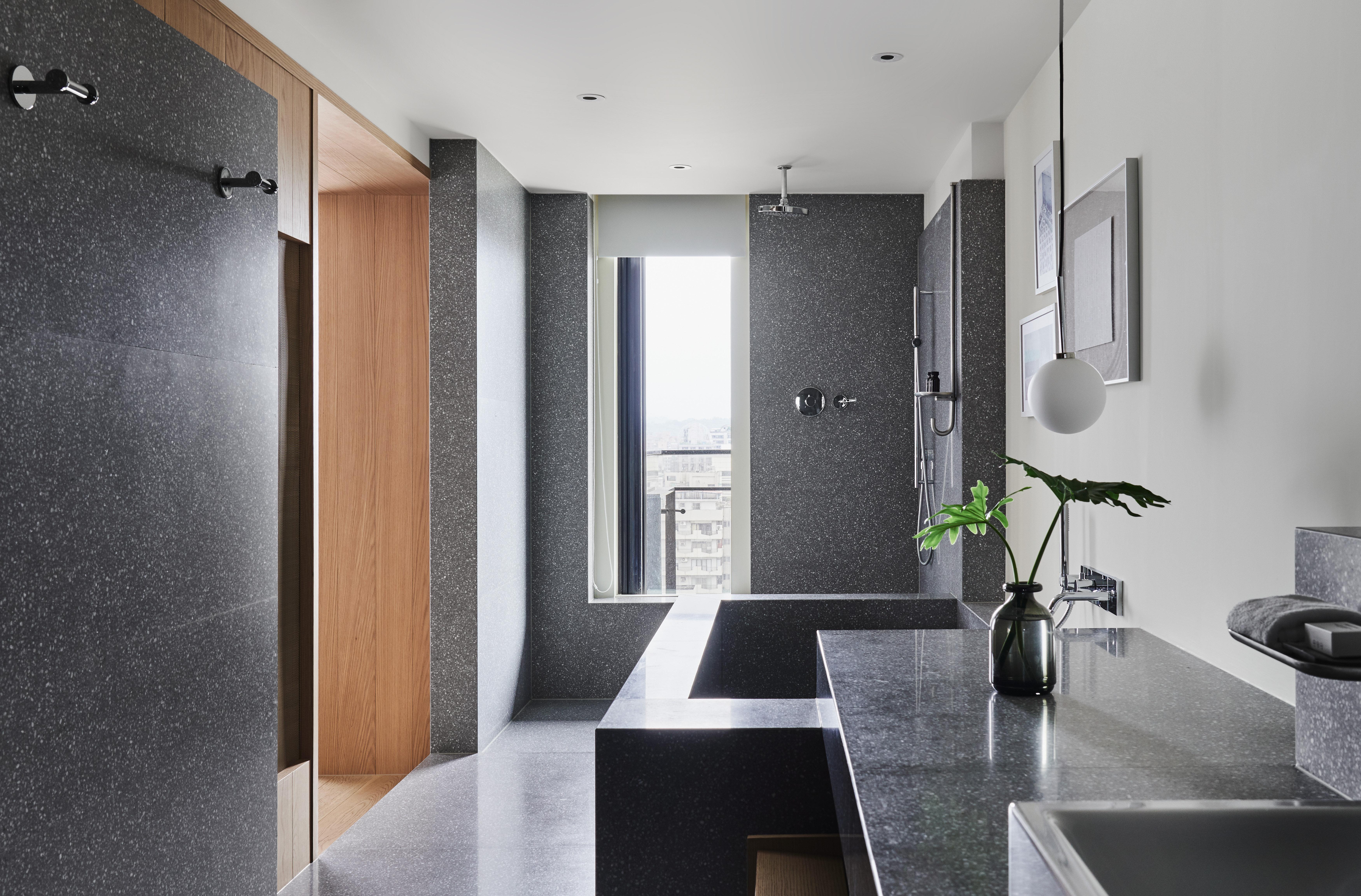 Suite City View King Bed