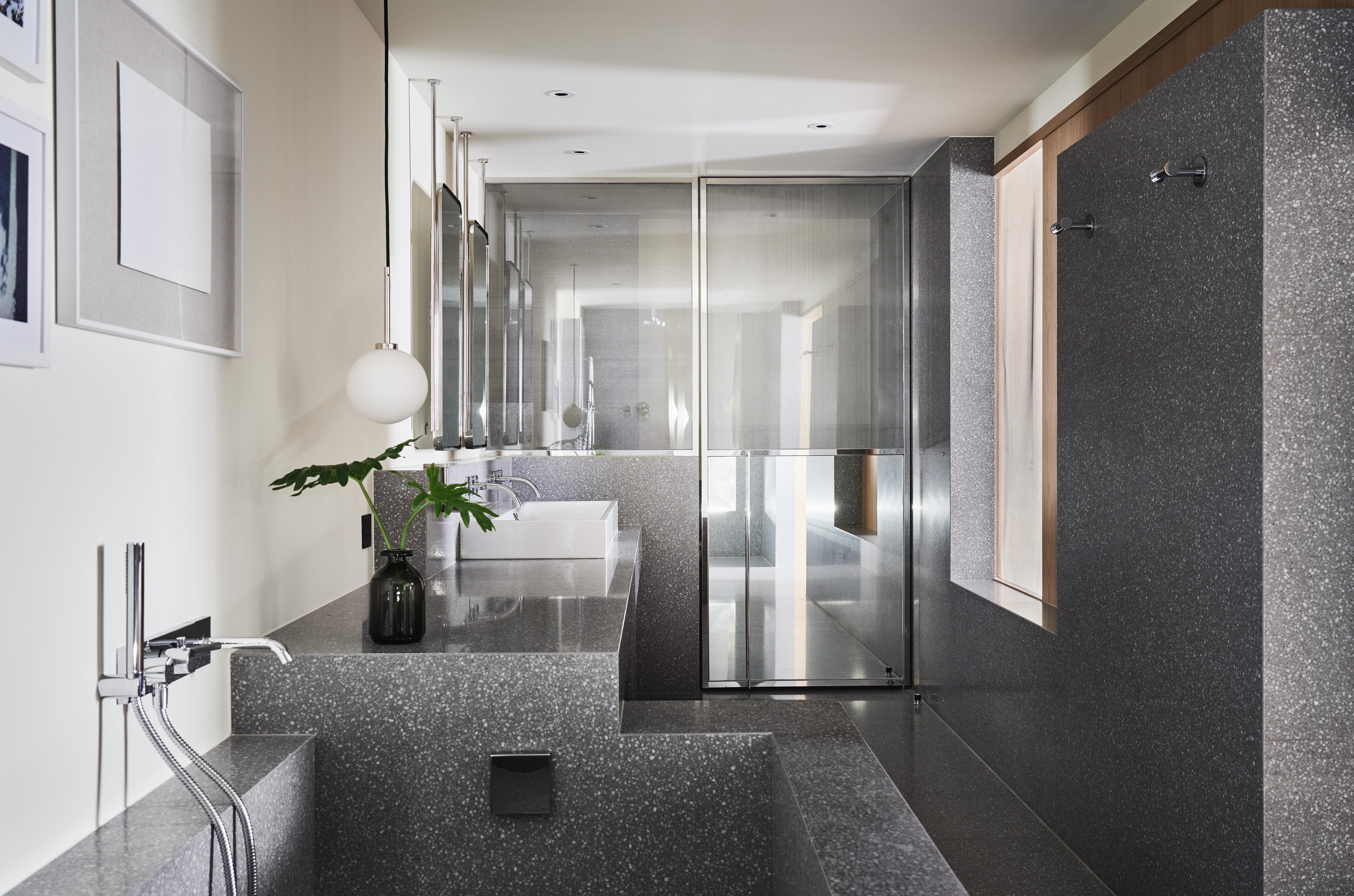 Suite City View King Bed