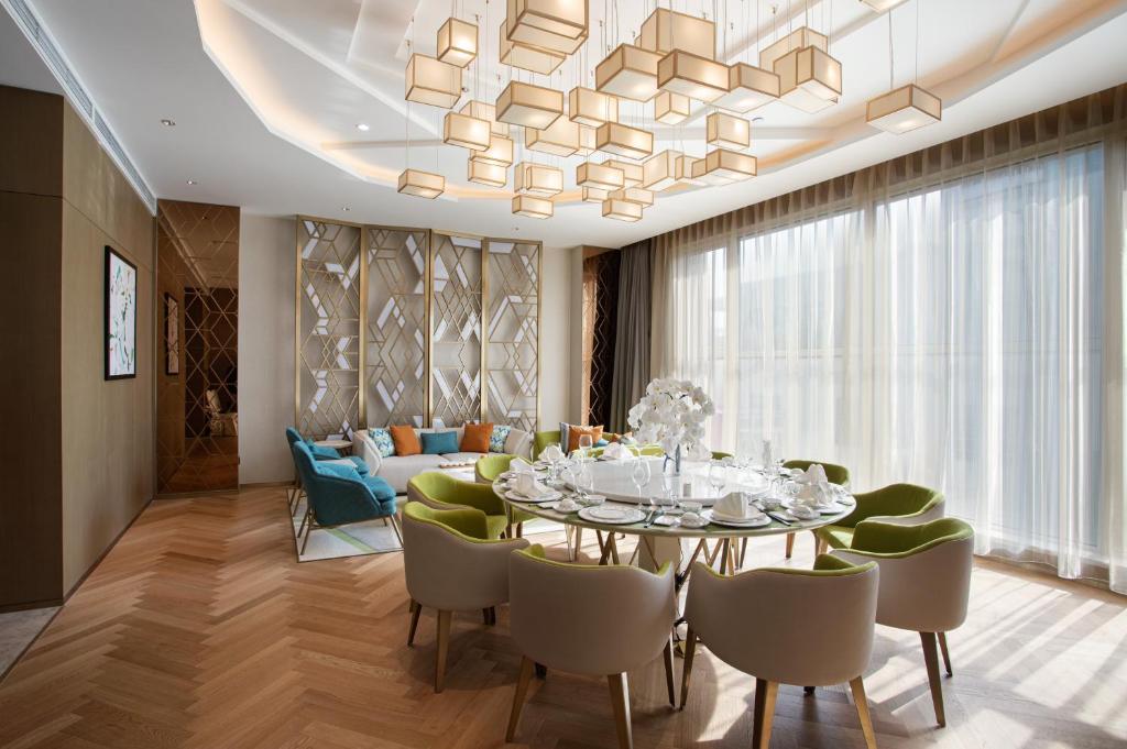 Suite King Bed One Bedroom 