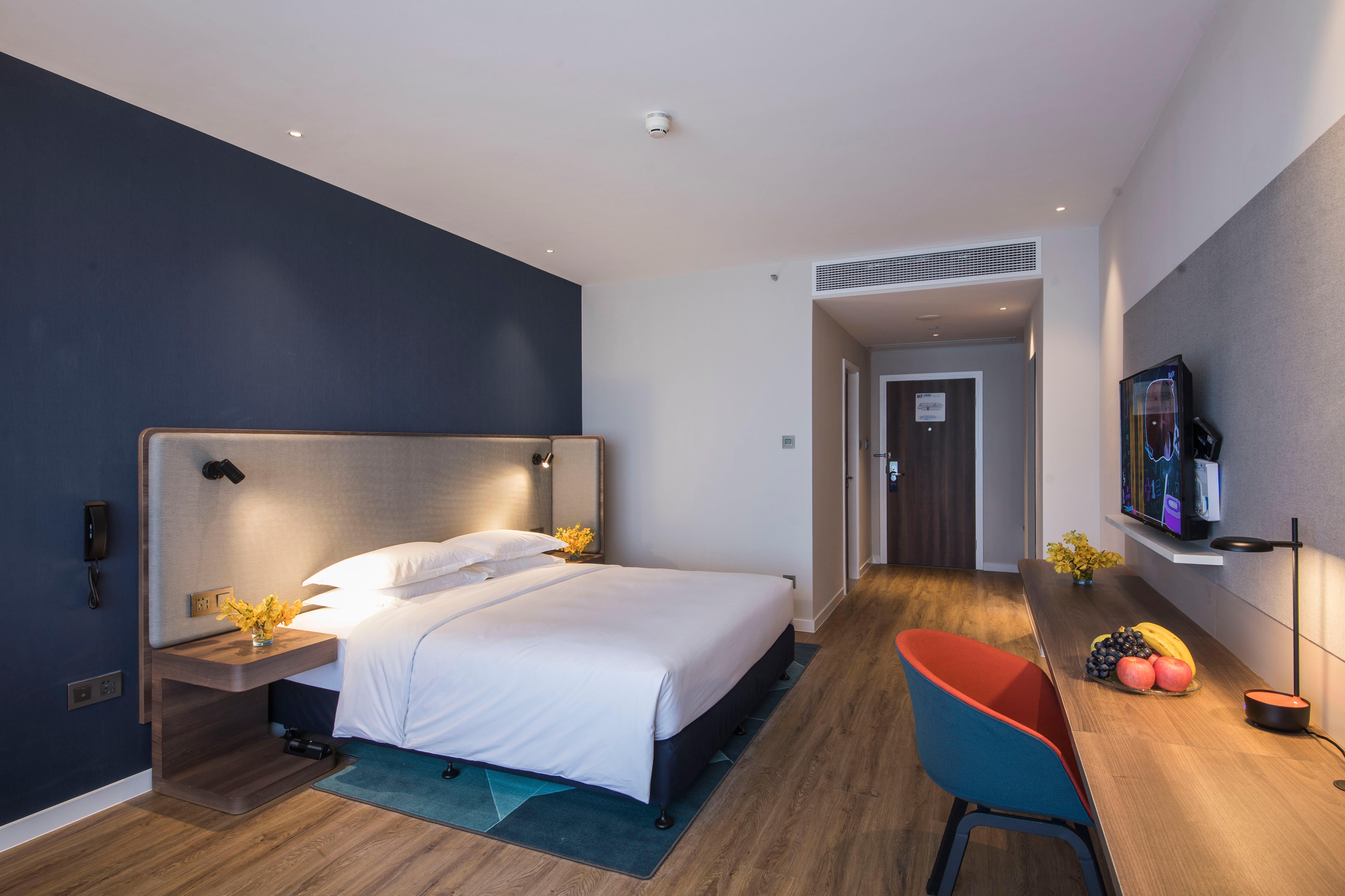 Double Accessible King Size Bed